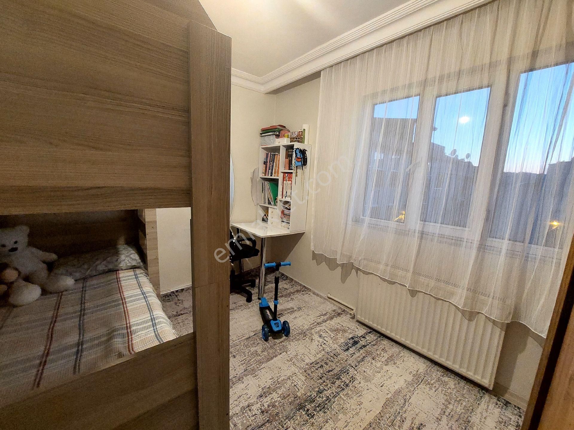 Gaziosmanpaşa Küçükköy Beşyol De Satılık Daire 3.kat 3+1 1 - Görsel 4