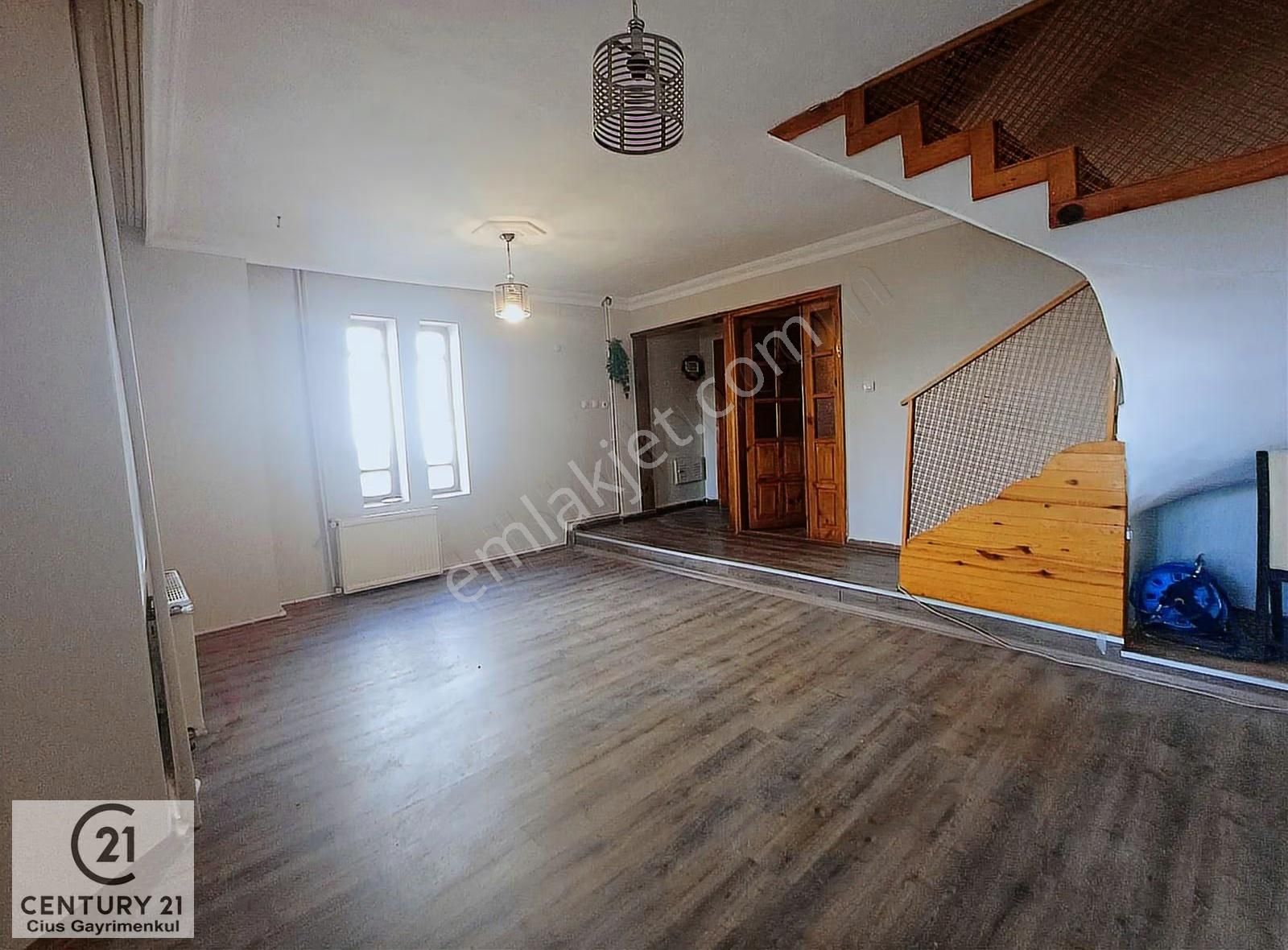 C21 Cius; Umurbey'de Kiralık Müstakil Tripleks Daire - Görsel 24