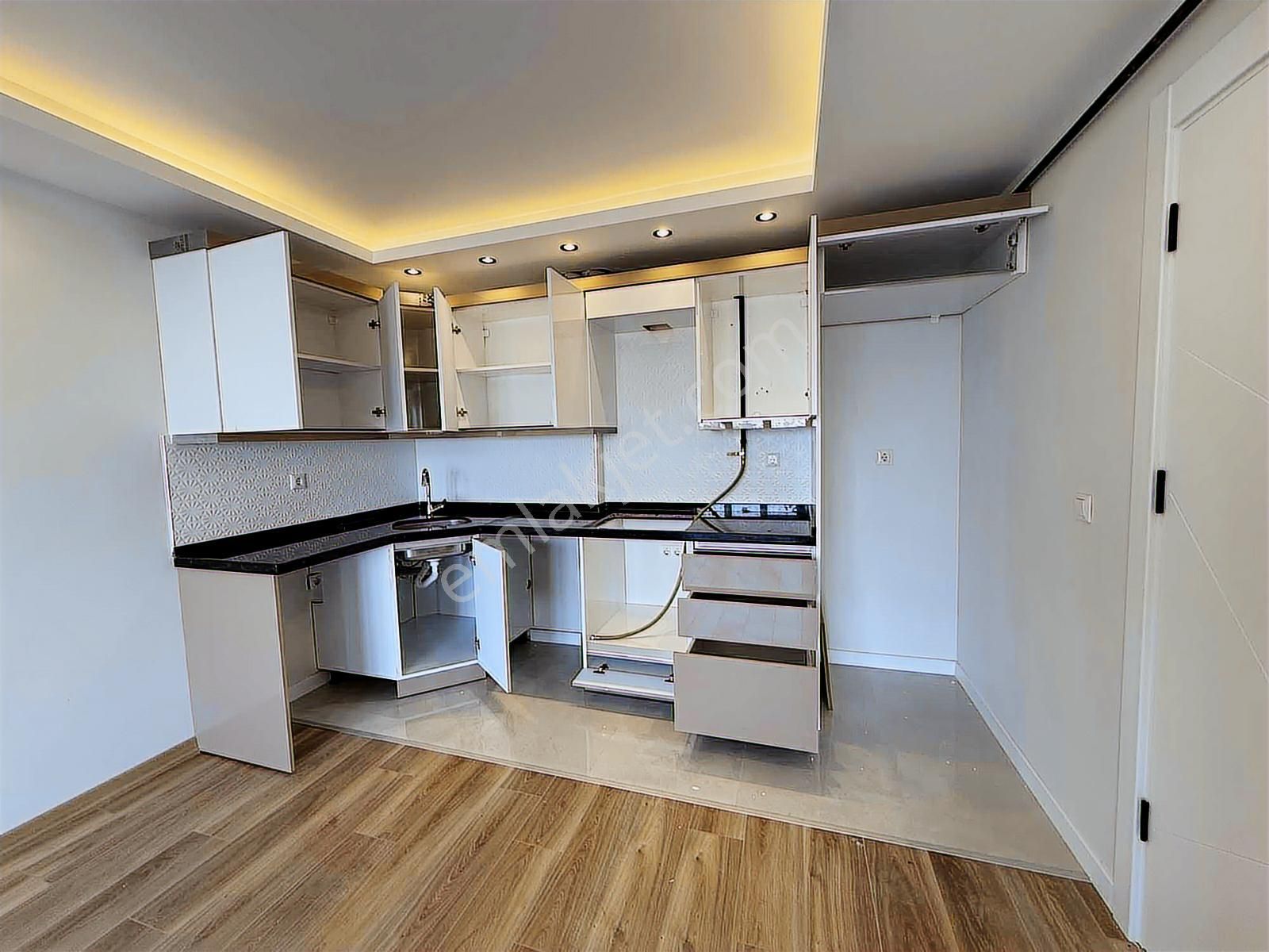 Mahmutbey - Güneşli / Yıllık Peşin 2+1 70 M² / Revan Park