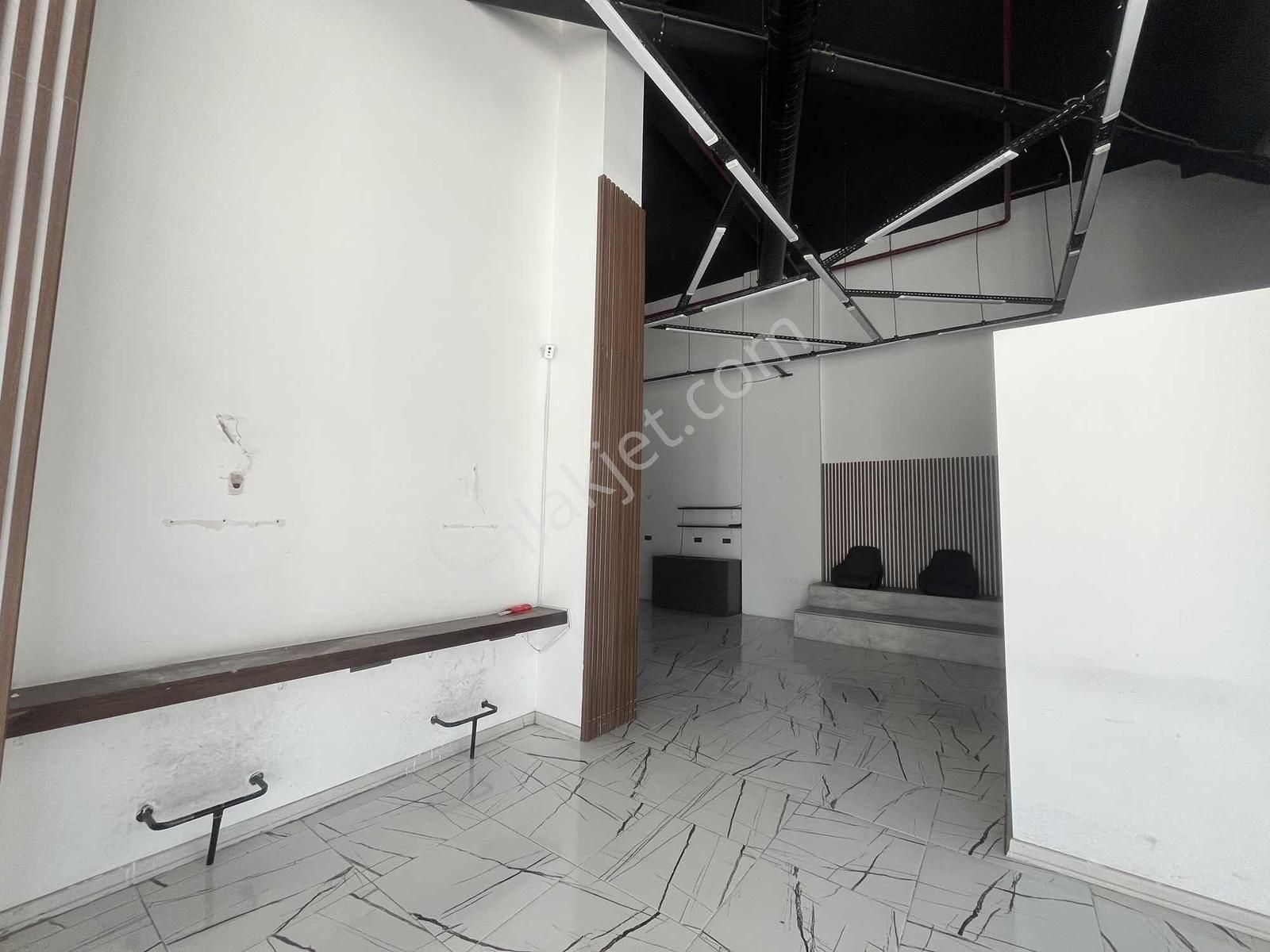 Bahçeşehir Park Gölette Satılık Boş İçi Hazır Dükkan Mağaza - Görsel 11