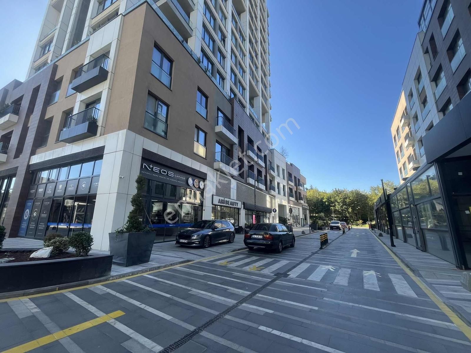 Bahçeşehir Park Gölette Satılık Boş İçi Hazır Dükkan Mağaza - Görsel 10