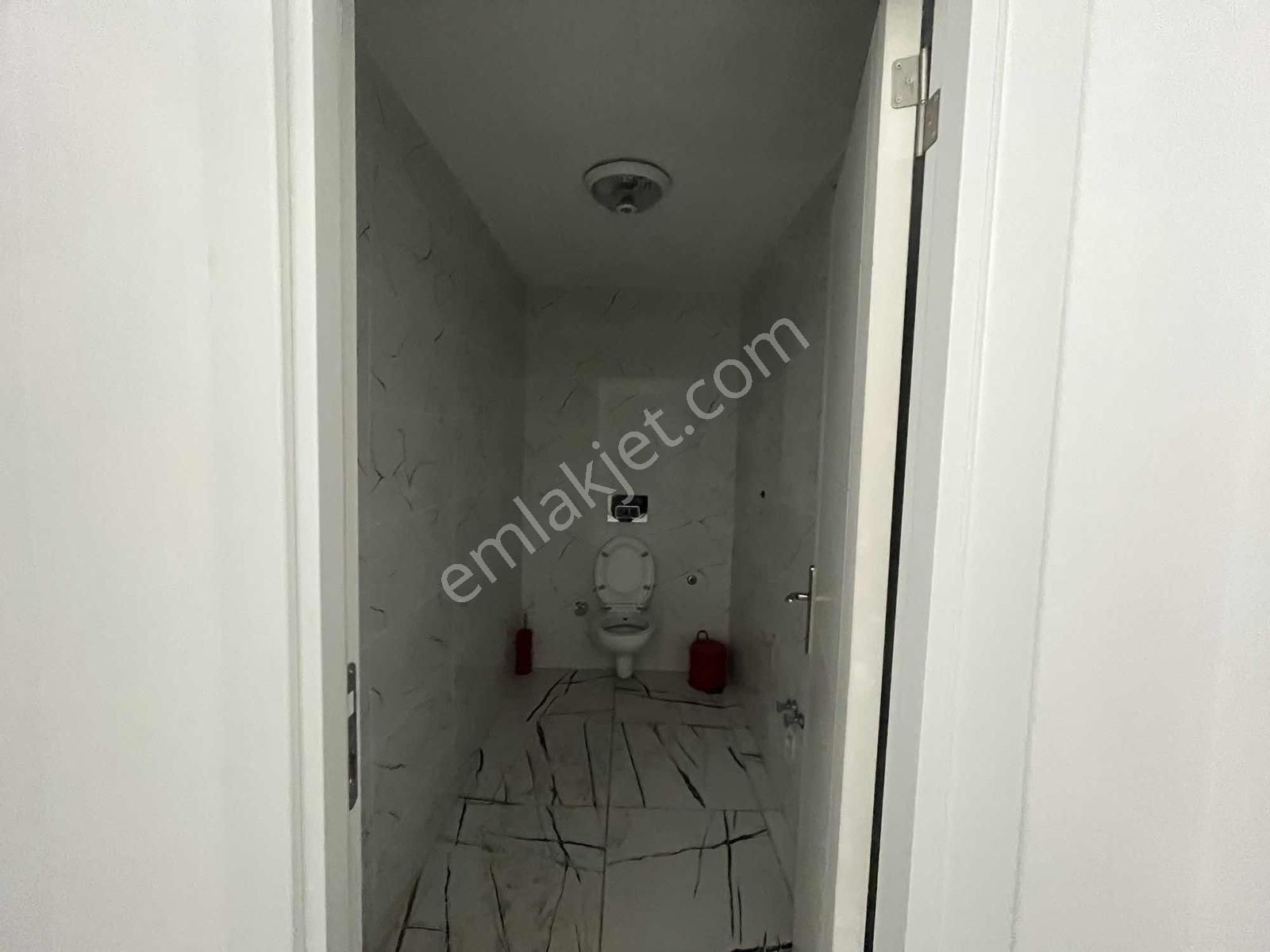 Bahçeşehir Park Gölette Satılık Boş İçi Hazır Dükkan Mağaza - Görsel 9