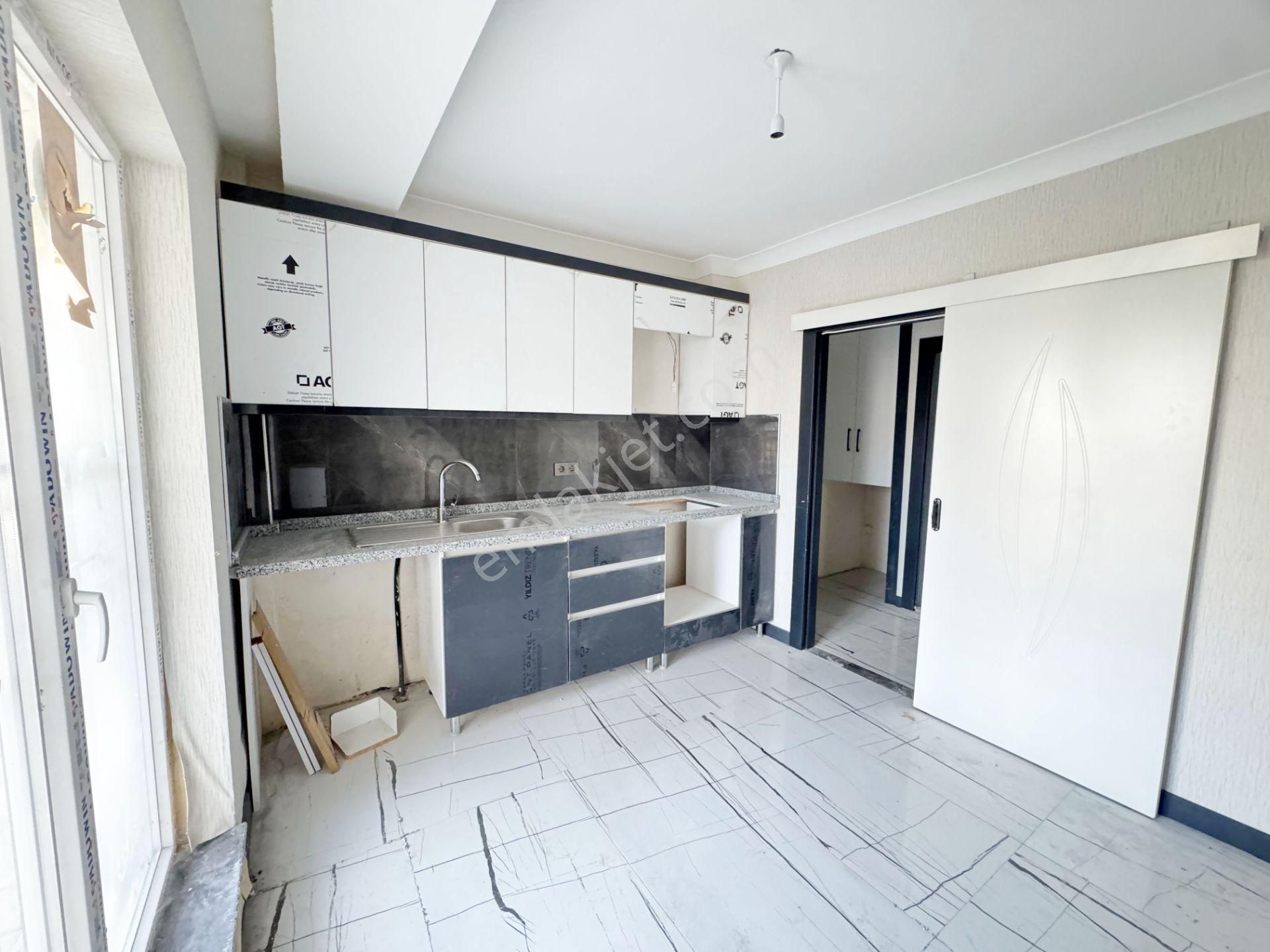 Yenikent M.kemal Mh.de 3+1 Girişte Okullar Bölgesinde Satılık Daire