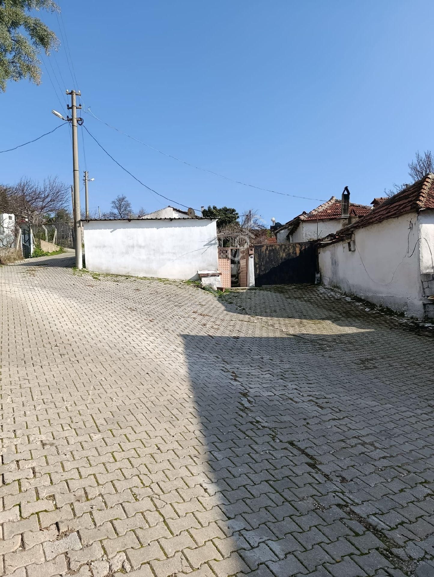 Torbalı Saipler Mahallesi'nde 235 M2 Arsa İçinde 2+1 Müstakil - Görsel 4
