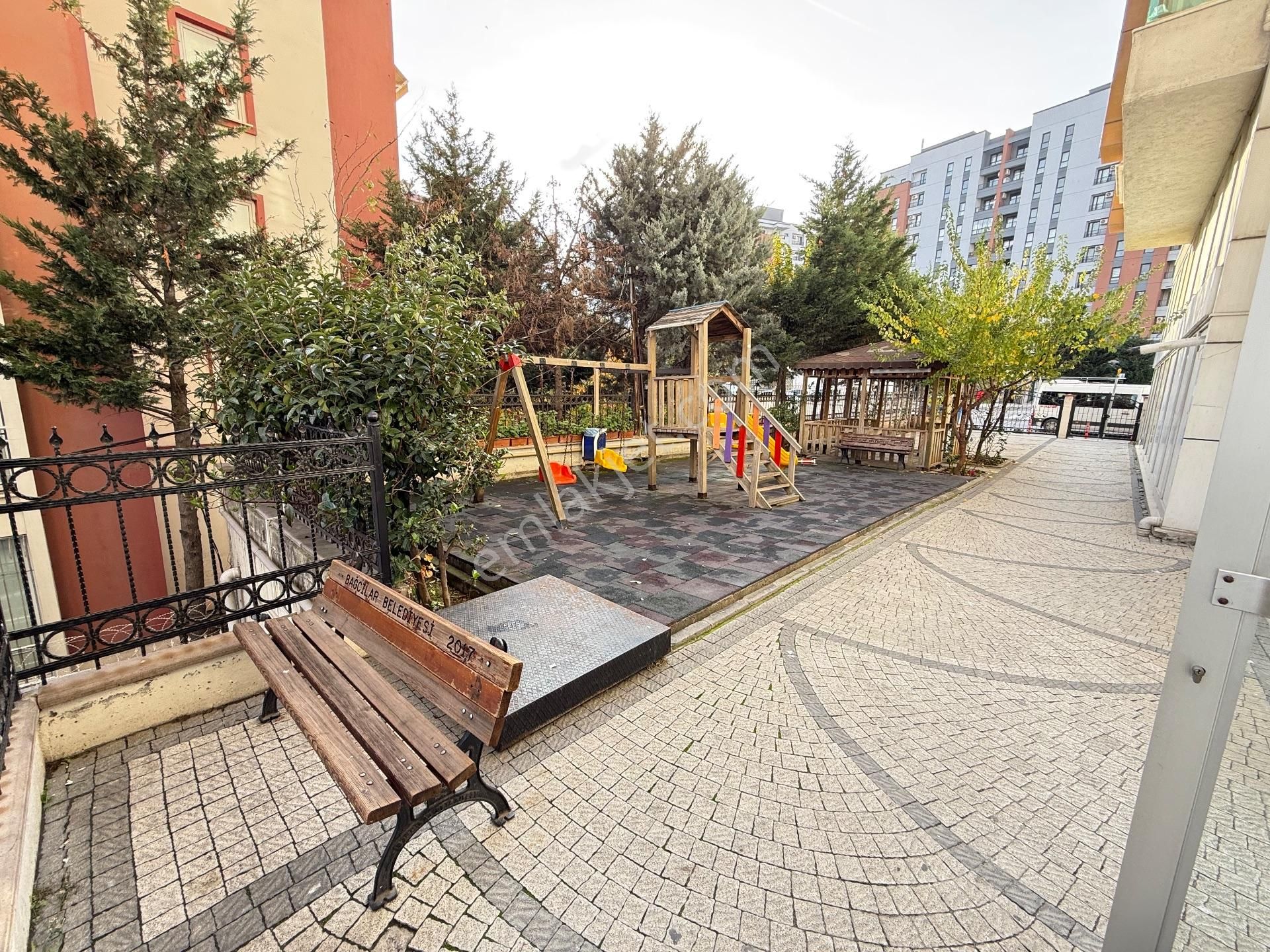 Yeni Mahalle Metronun Karşısında Site İçi Satılık 2+1 Lüks Daire - Görsel 31