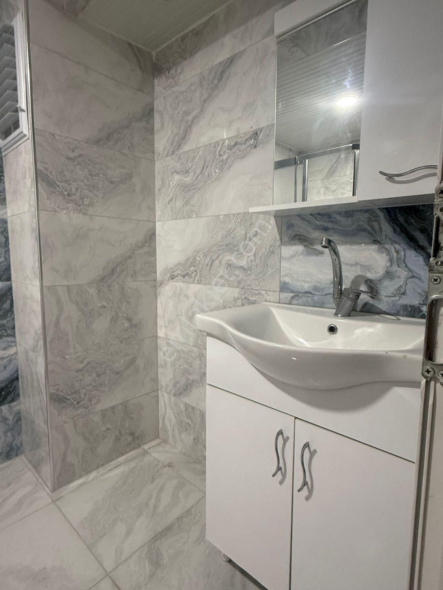 Binyapı'dan Foruma Çok Yakın Kiralık İçi Yeni Daire ! - Görsel 13