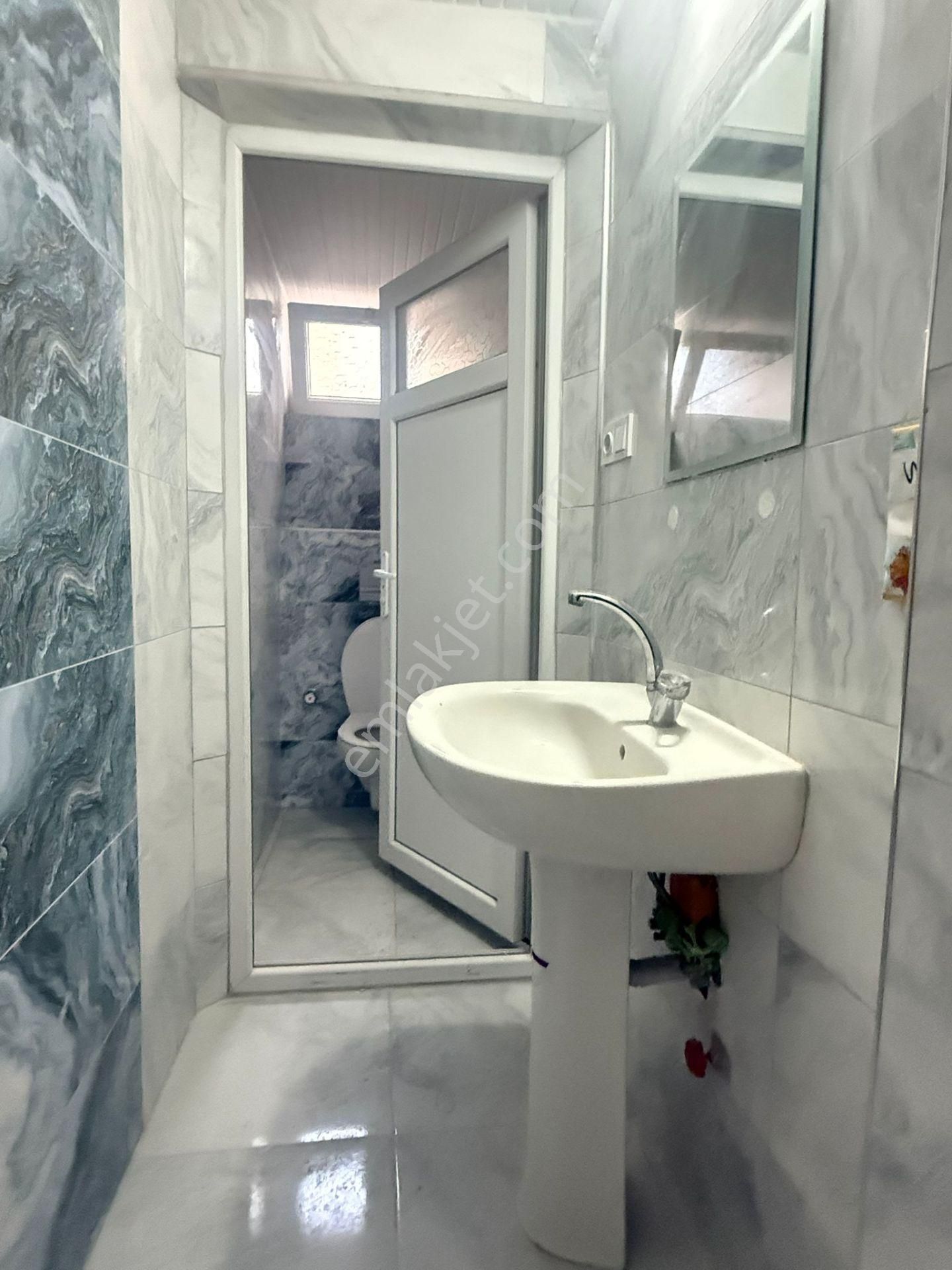 Binyapı'dan Foruma Çok Yakın Kiralık İçi Yeni Daire ! - Görsel 2