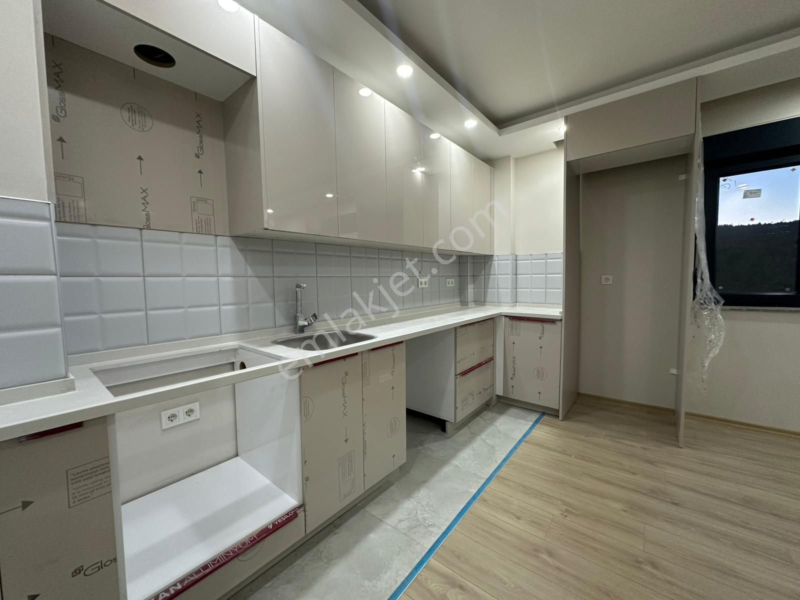 V. Karşıyaka Mah. 2+1 Abd Mutfak Sıfır Kiralık Daire - Görsel 20