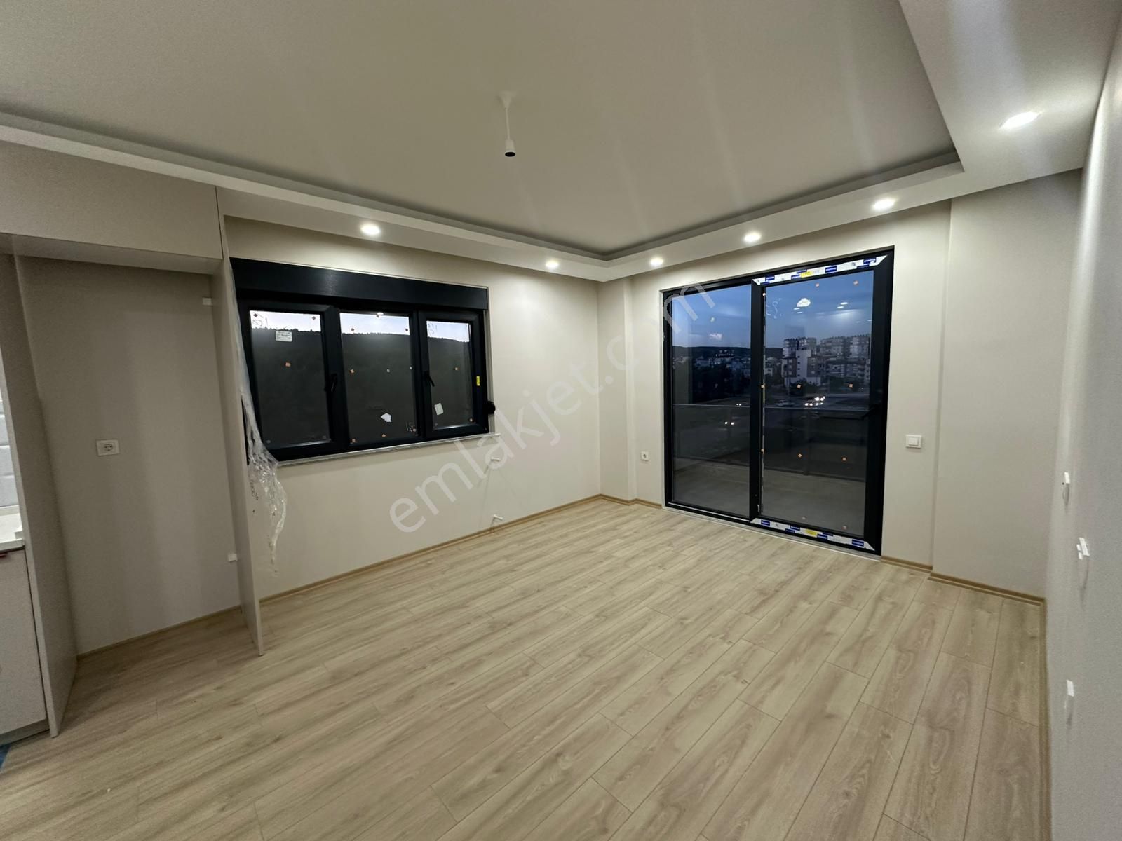 V. Karşıyaka Mah. 2+1 Abd Mutfak Sıfır Kiralık Daire - Görsel 15