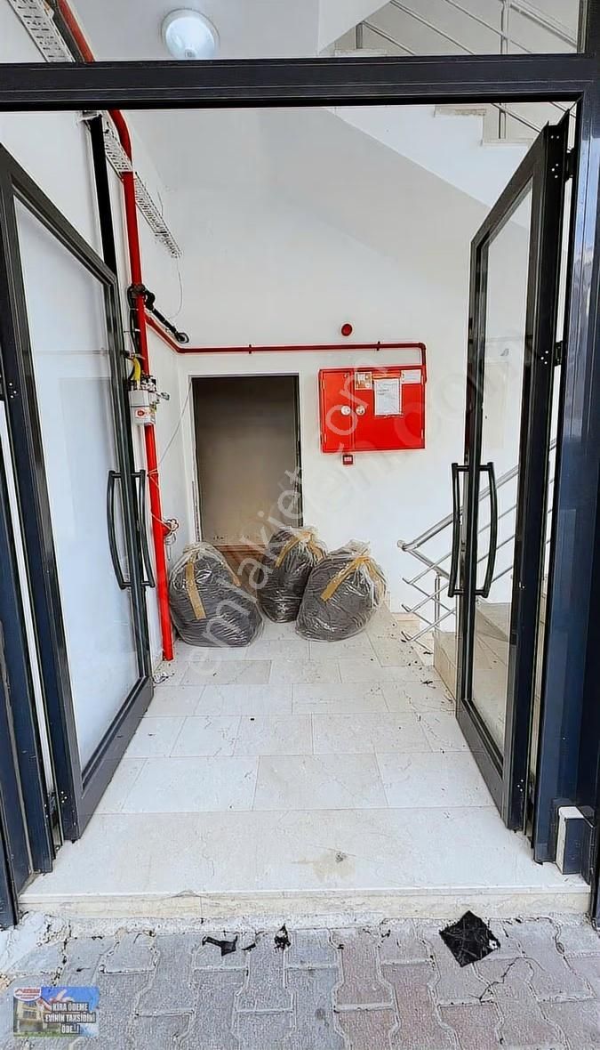 Yunusemre Mah'de İş Merkezin'de Kiralık 400m2 - Görsel 13