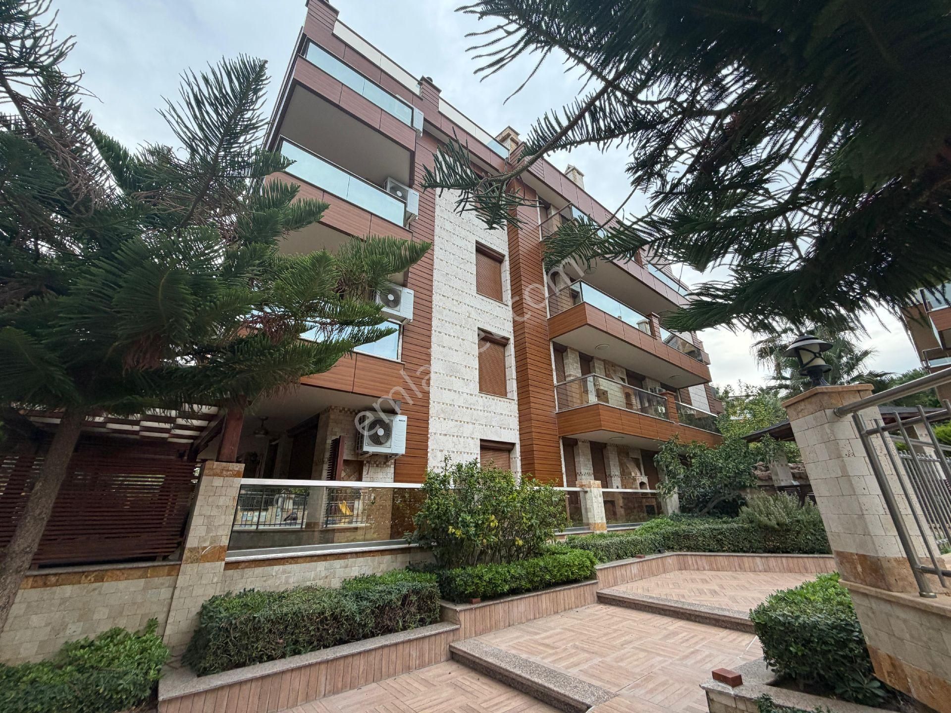 Marina Bölgesinde Lüks 3+1