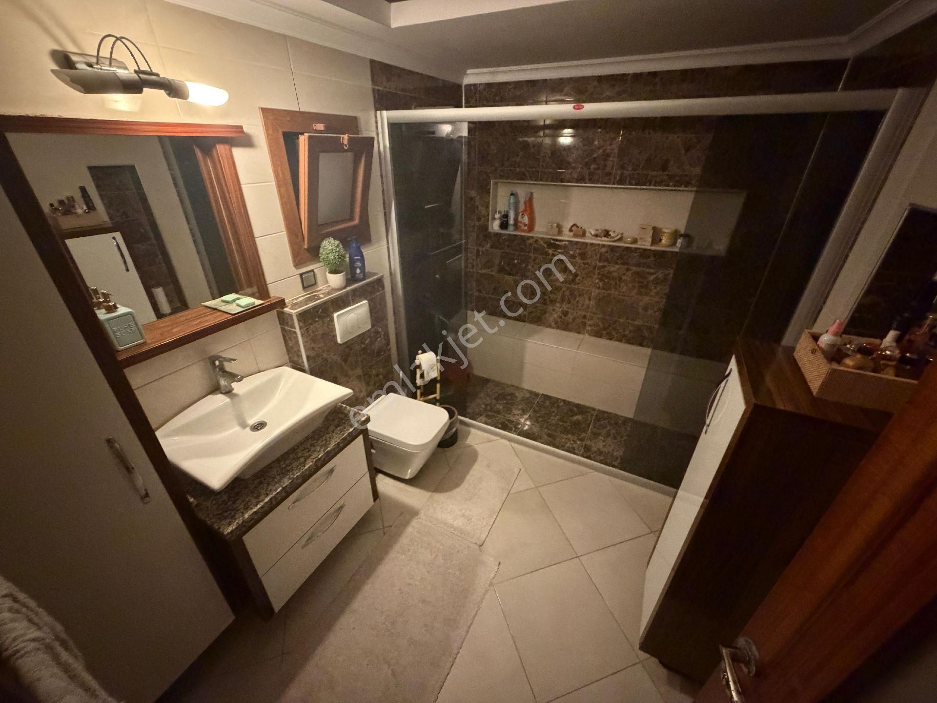 Marina Bölgesinde Lüks 3+1 - Görsel 23