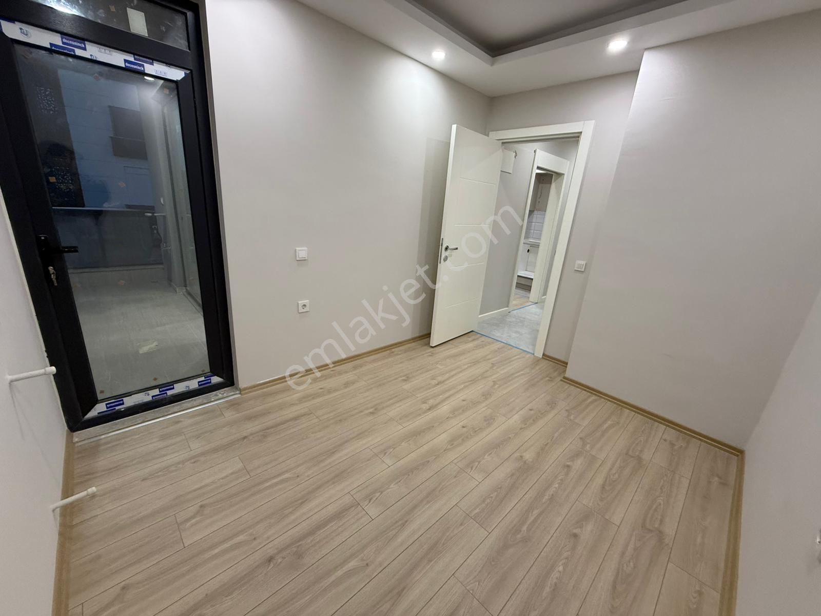 V.karşıyakada Mükemmel Konum Daire Yüksek Kredili 2+1 - Görsel 18