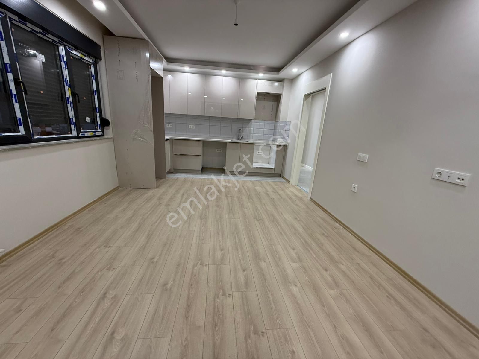 V.karşıyakada Mükemmel Konum Daire Yüksek Kredili 2+1 - Görsel 16