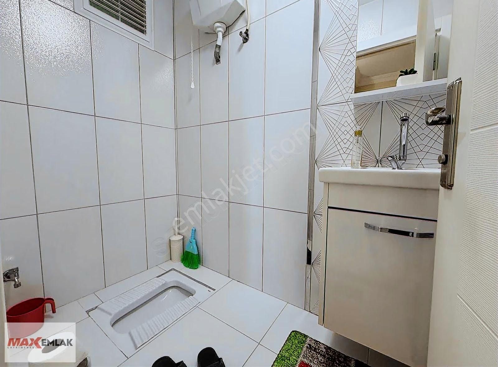 Tuzla Cad Yakın İki Aileye Uygun İskanlı 260m2 4+1 Ara Kat - Görsel 9