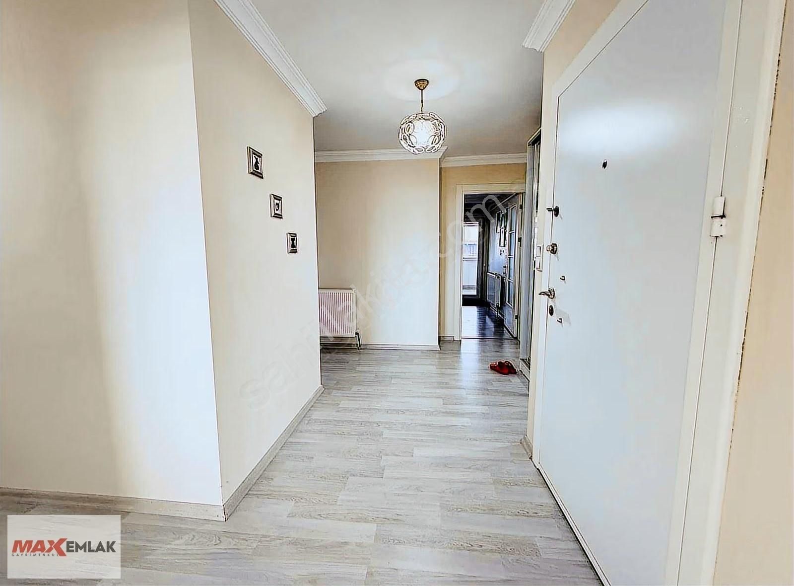 Tuzla Cad Yakın İki Aileye Uygun İskanlı 260m2 4+1 Ara Kat - Görsel 19