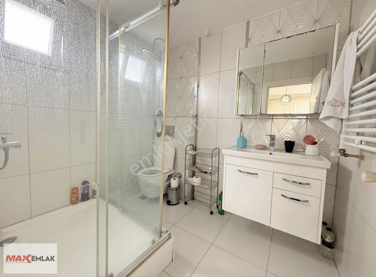 Tuzla Cad Yakın İki Aileye Uygun İskanlı 260m2 4+1 Ara Kat - Görsel 12