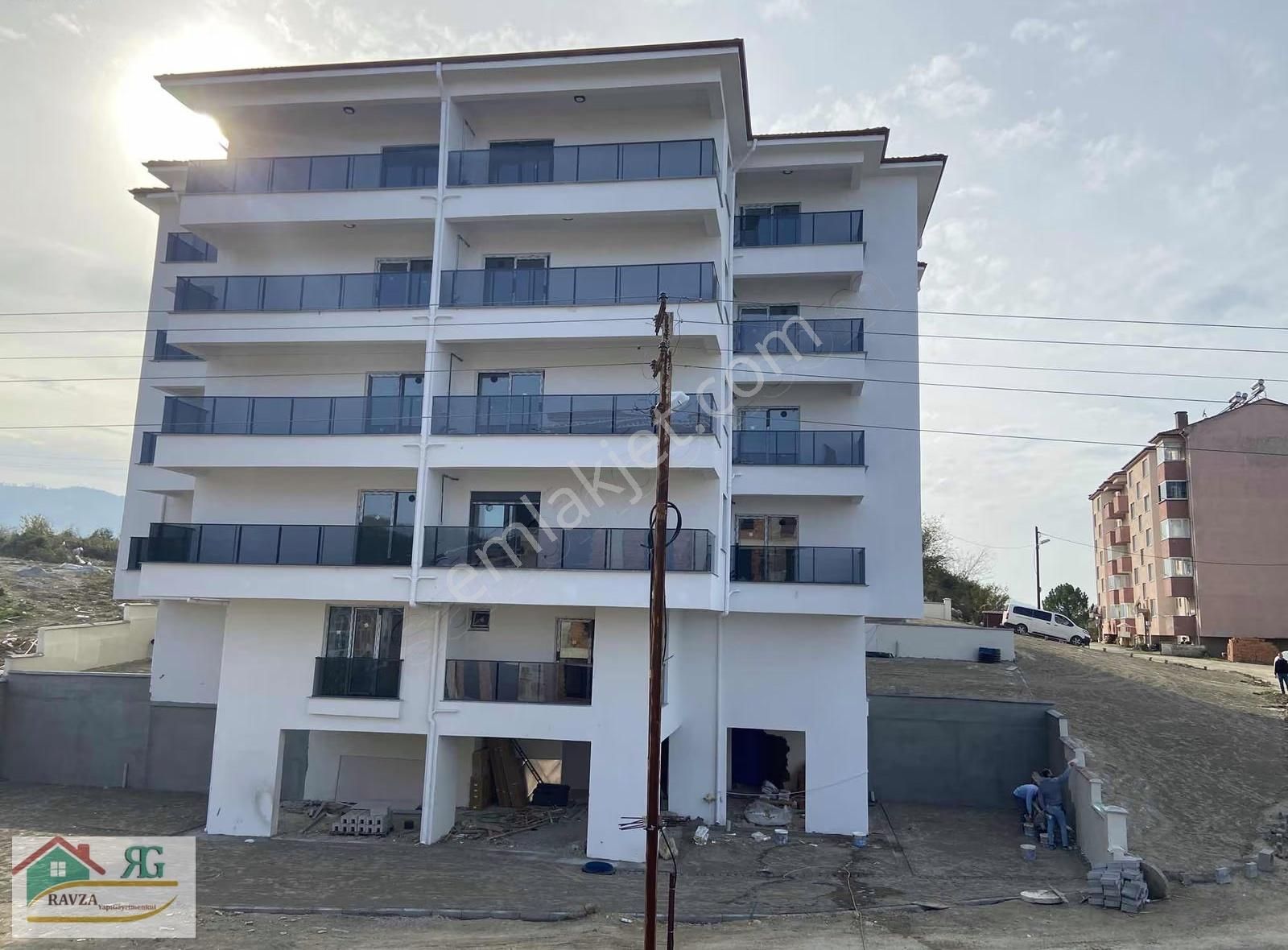 Ravza Yapı Gayrimenkulden 1+1 Satılık Daire