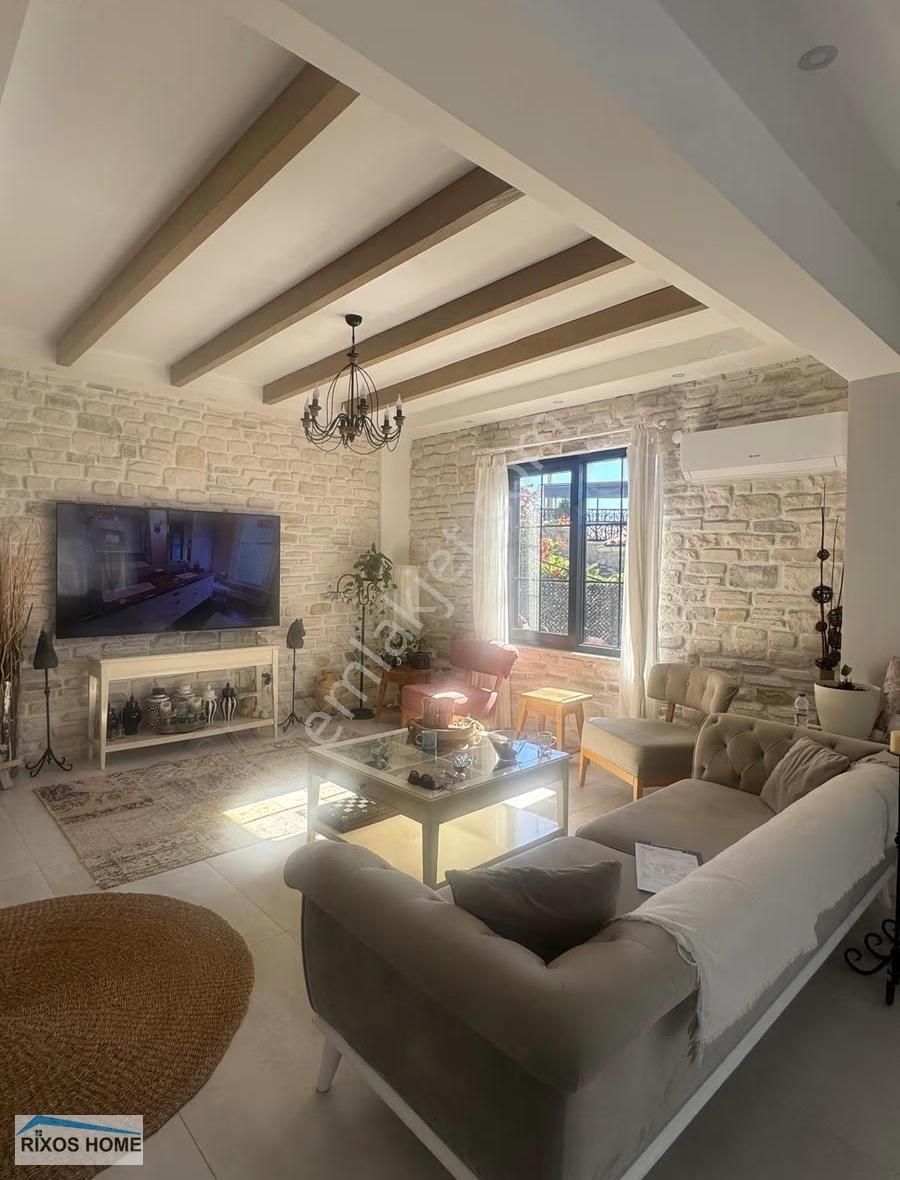 Avsallarda Satılık Yüzme Havuzlu Deniz Manzaralı Villa - Görsel 8