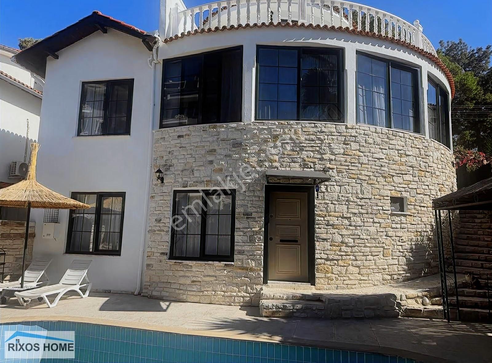 Avsallarda Satılık Yüzme Havuzlu Deniz Manzaralı Villa - Görsel 24