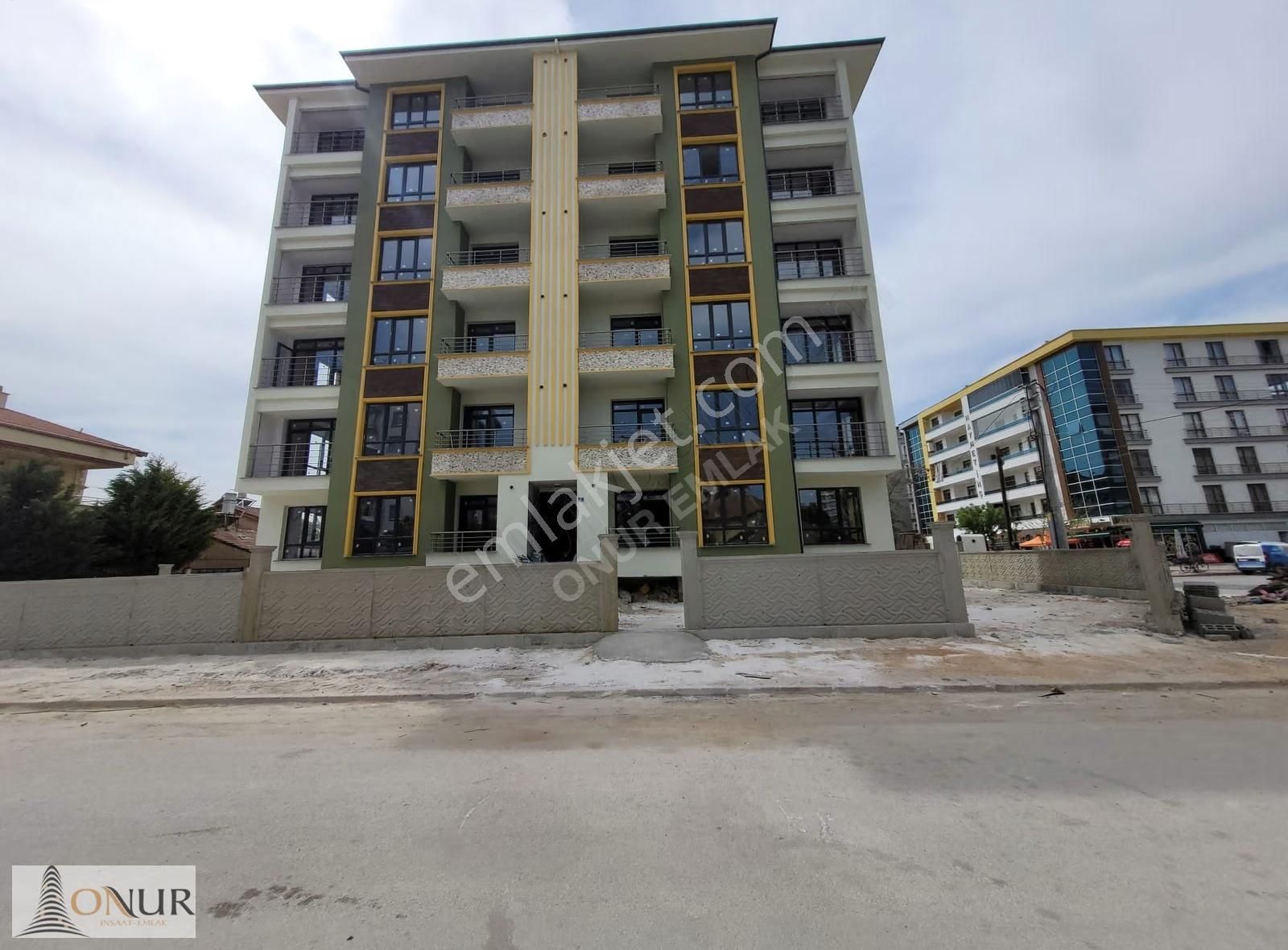 Onur Emlak Fetih Cad.fuzul Ve Emin Evime Uygun 2+1 Ara Kat Daire - Görsel 31