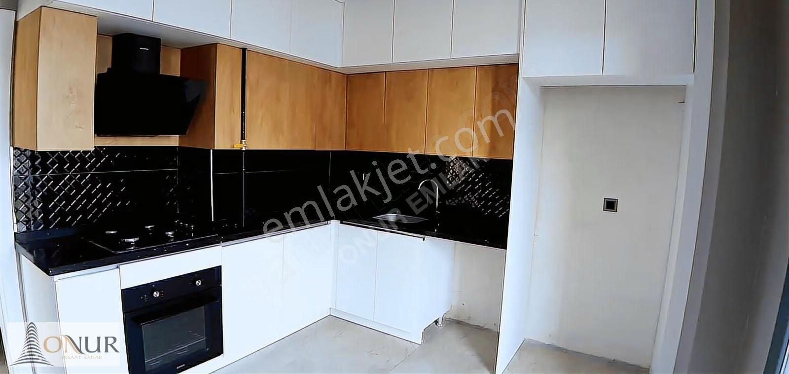 Onur Emlak Fetih Cad.fuzul Ve Emin Evime Uygun 2+1 Ara Kat Daire
