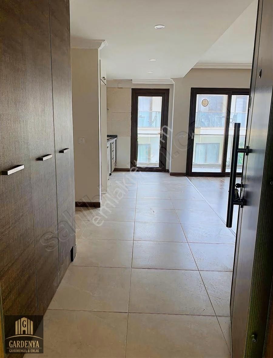 Havuzlu Site De Kiralık 3+1 Daire - Görsel 2