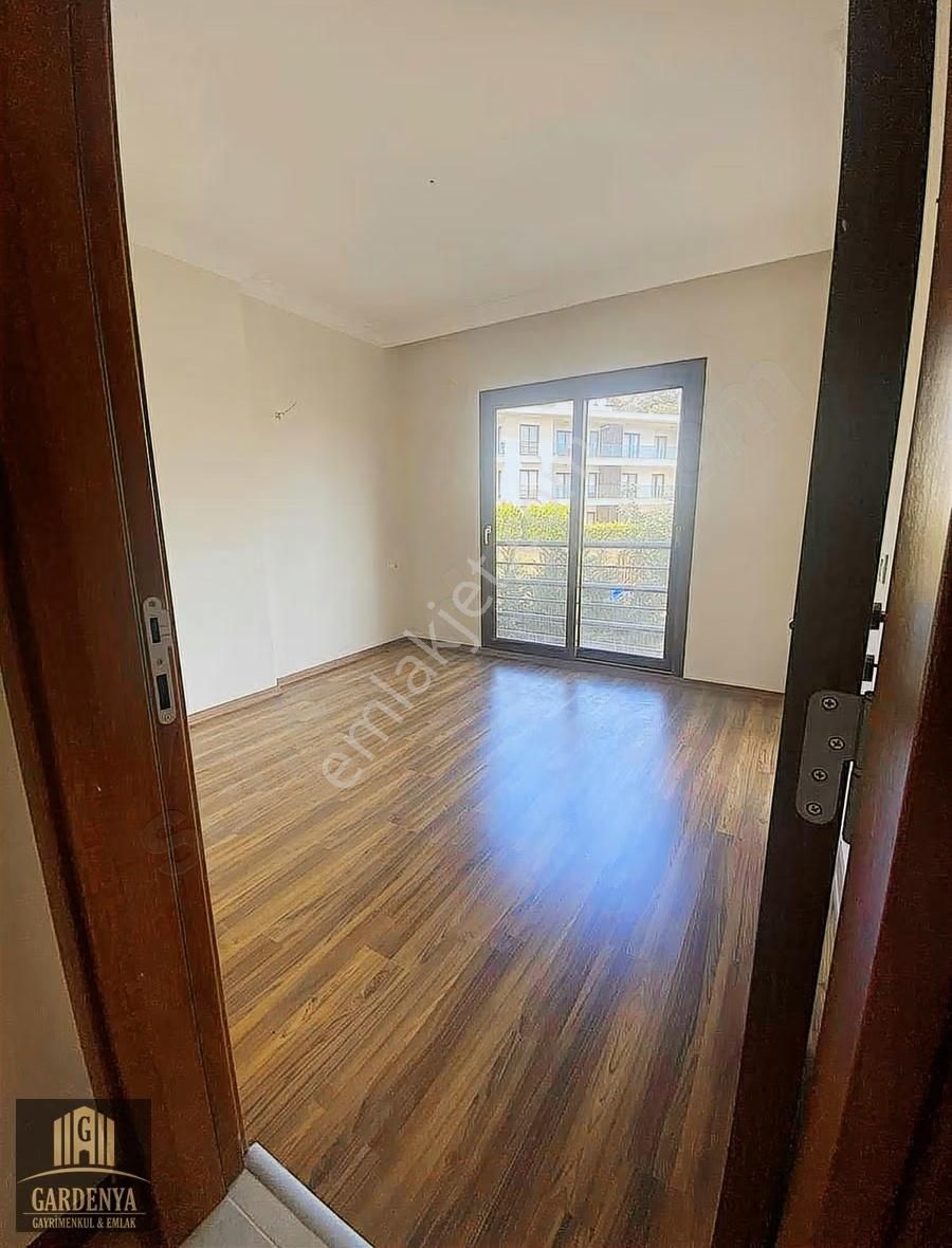 Havuzlu Site De Kiralık 3+1 Daire - Görsel 4