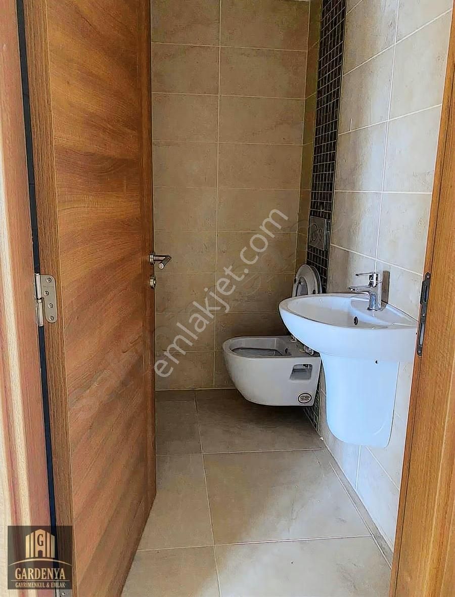 Havuzlu Site De Kiralık 3+1 Daire - Görsel 16