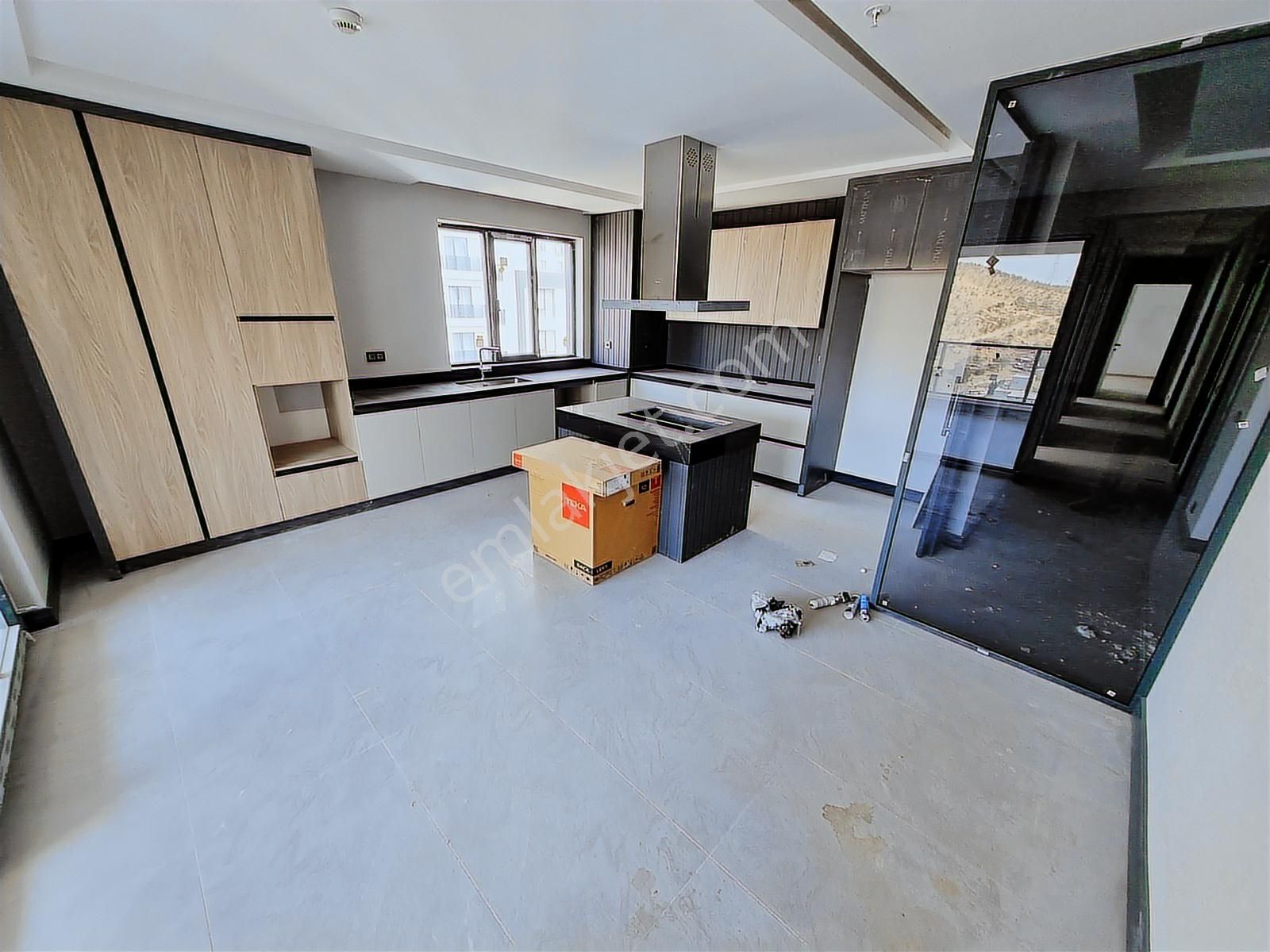 Ovacık Merkezde Lüks Site İçerisinde 4+1 Daire Realty Gate'ten - Görsel 11