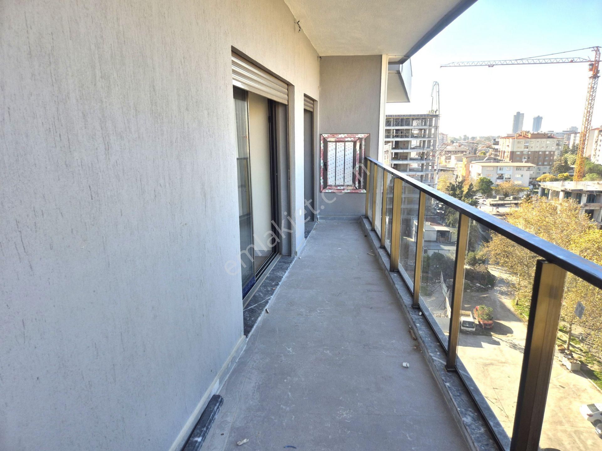 İzmir Bayraklı Manavkuyu Mahallesi Satılık 3+1 Sıfır Daire - Görsel 13