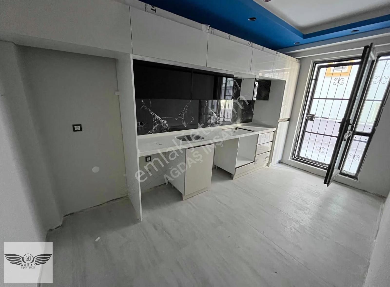 Merkezi Konumda Balkonlu 2+1 Yüksek Giriş Satılık Daire