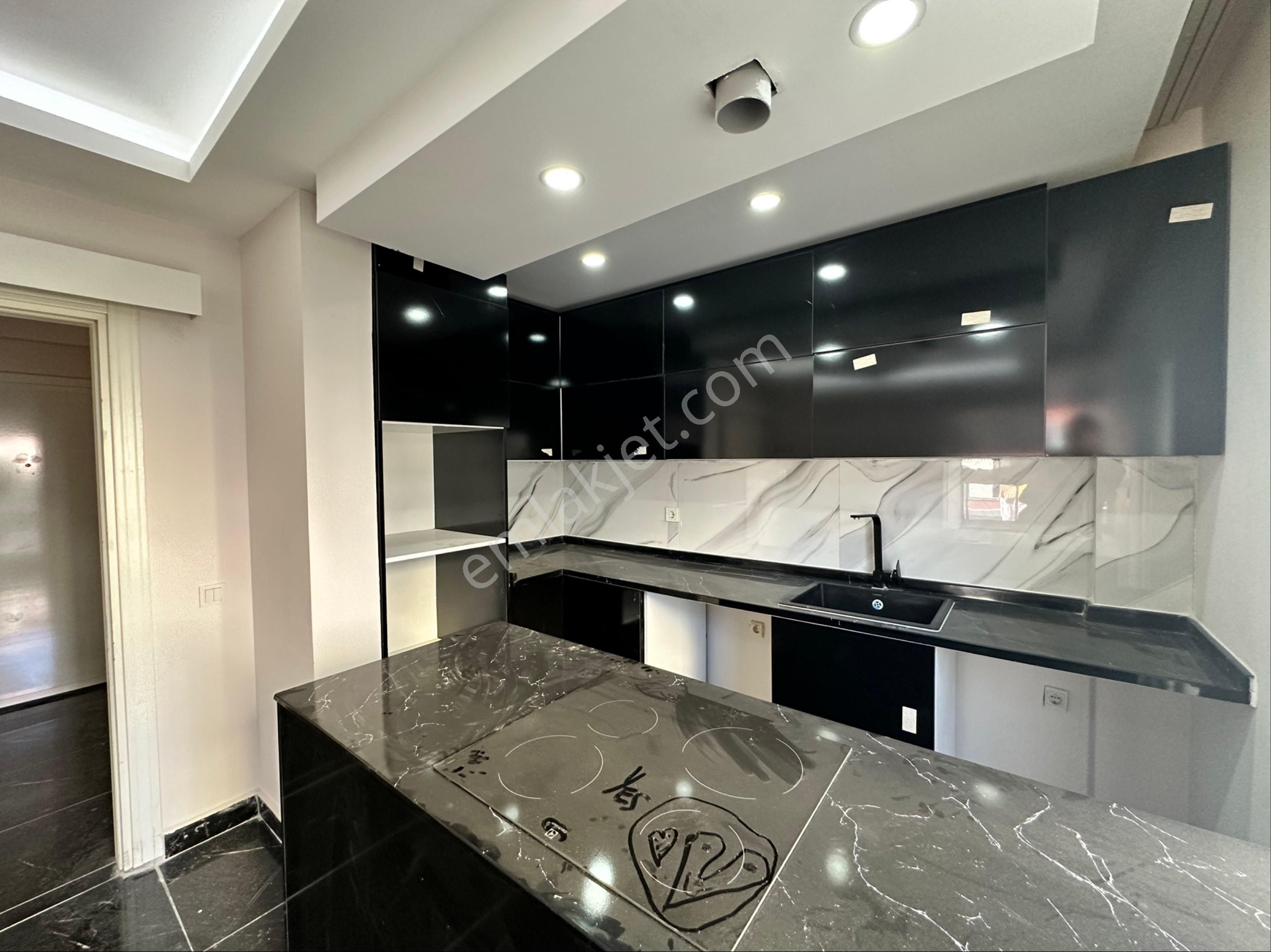 Meydankavağı’nda Asansörlü Havuzlu Katta Satılık 2+1 Daire - Görsel 3