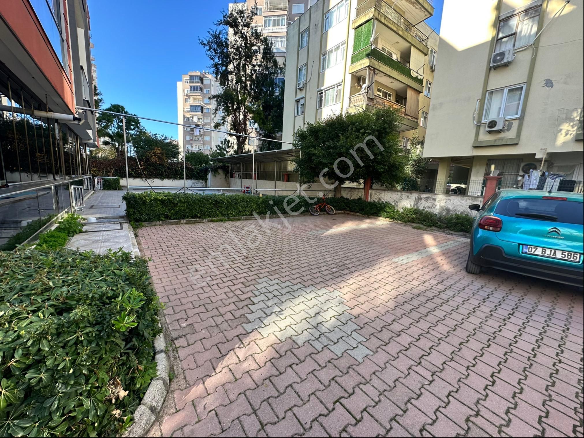 Meydankavağı’nda Asansörlü Havuzlu Katta Satılık 2+1 Daire - Görsel 18