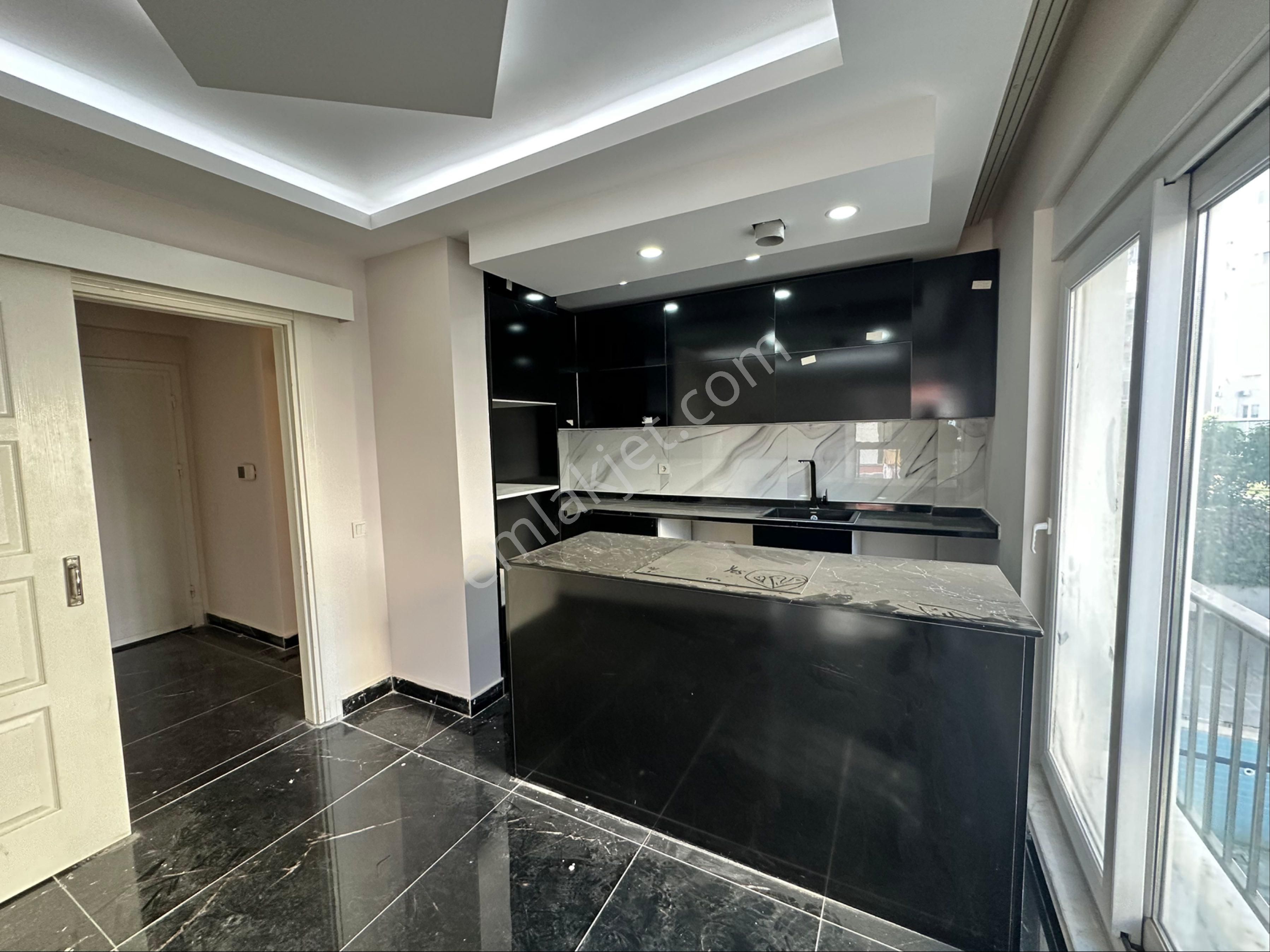 Meydankavağı’nda Asansörlü Havuzlu Katta Satılık 2+1 Daire - Görsel 4