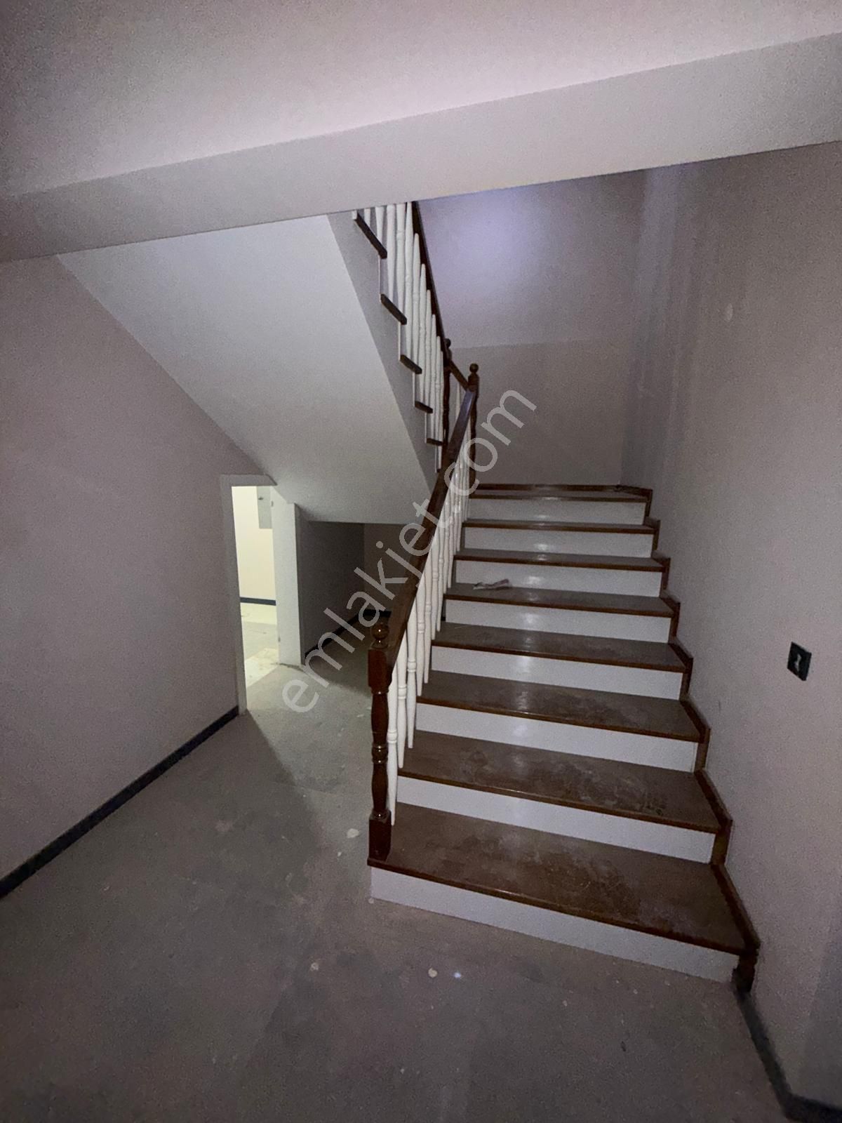 Çerkezköy Tepede Havuzlu Triplex 7+1 Villa - Görsel 12