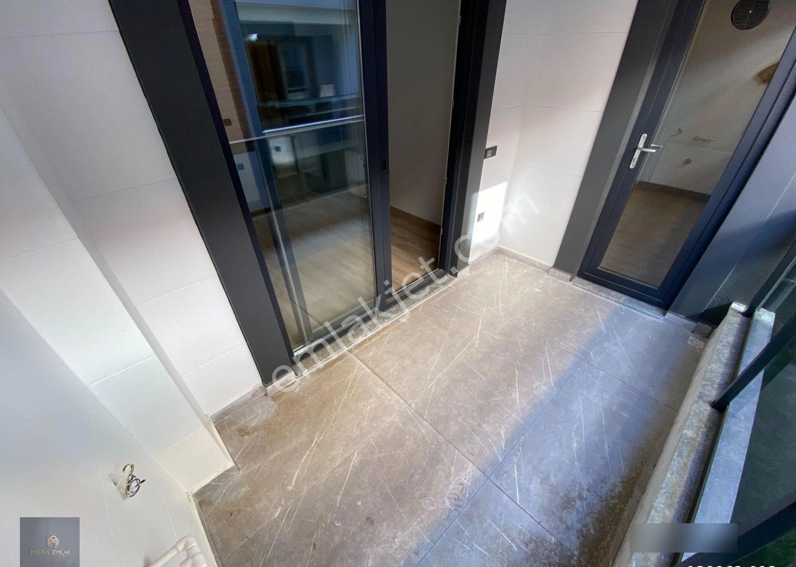 Mera Emlaktan Altınkumda Doğalgazlı Donanımlı 1+1 70m2 Lüx Daire - Görsel 19