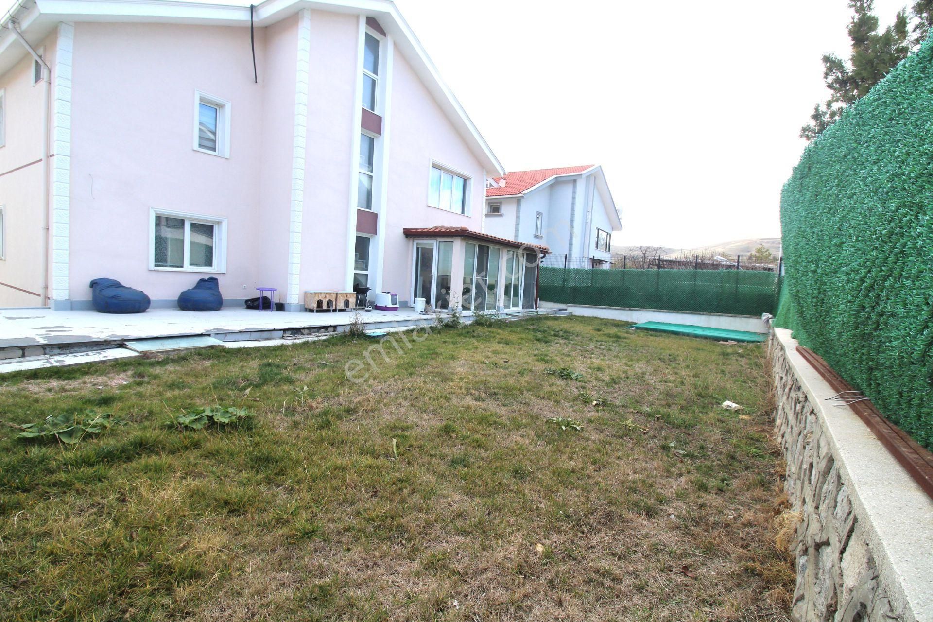 Kiralık Villa 5+2 470m2 Özlükent Sitesi Alacaatlı Yaşamkent - Görsel 5