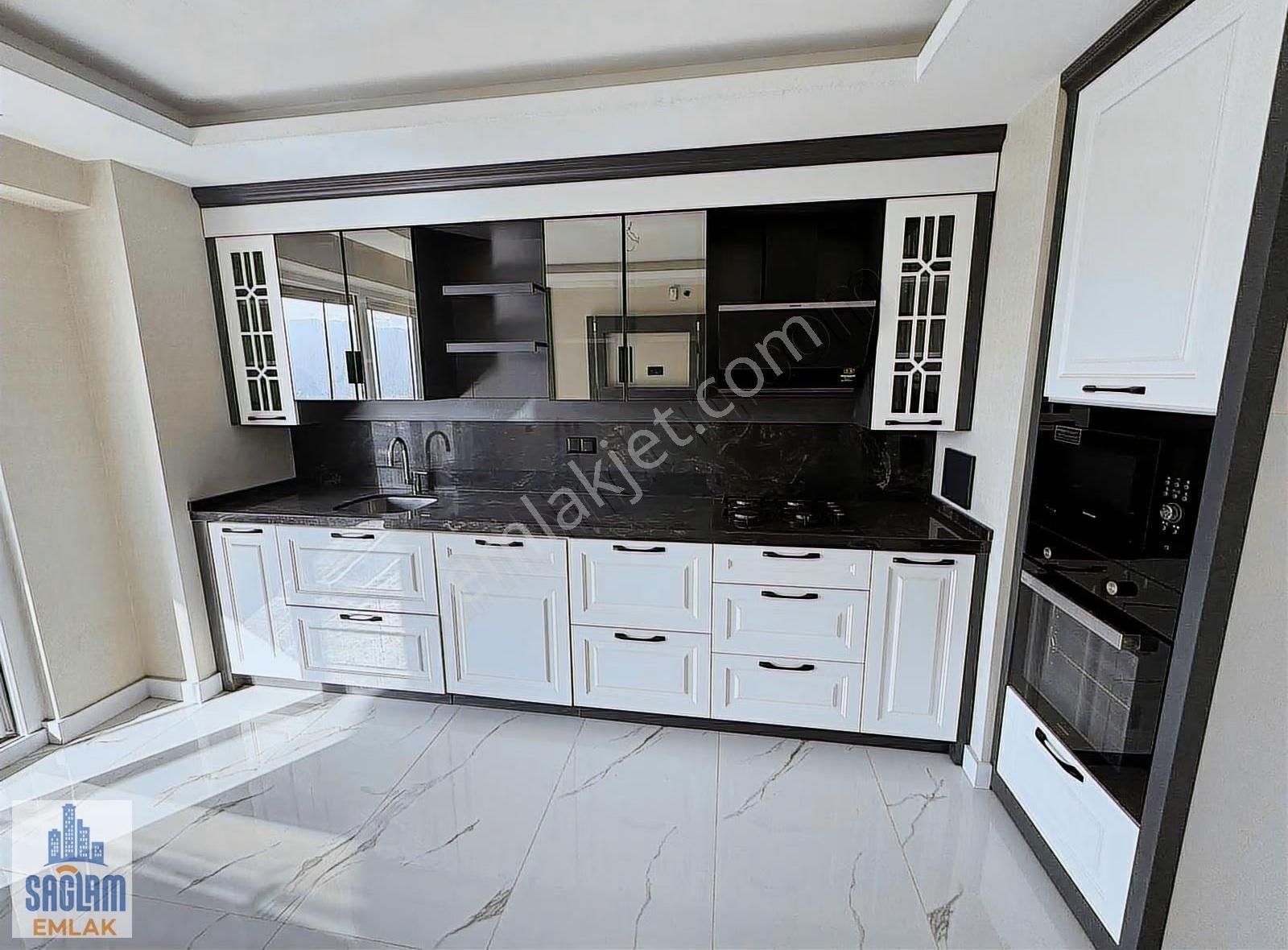 Sağlam Emlaktan Selçukluda Satılık Ultra Lüks 4+1 Daire - Görsel 24