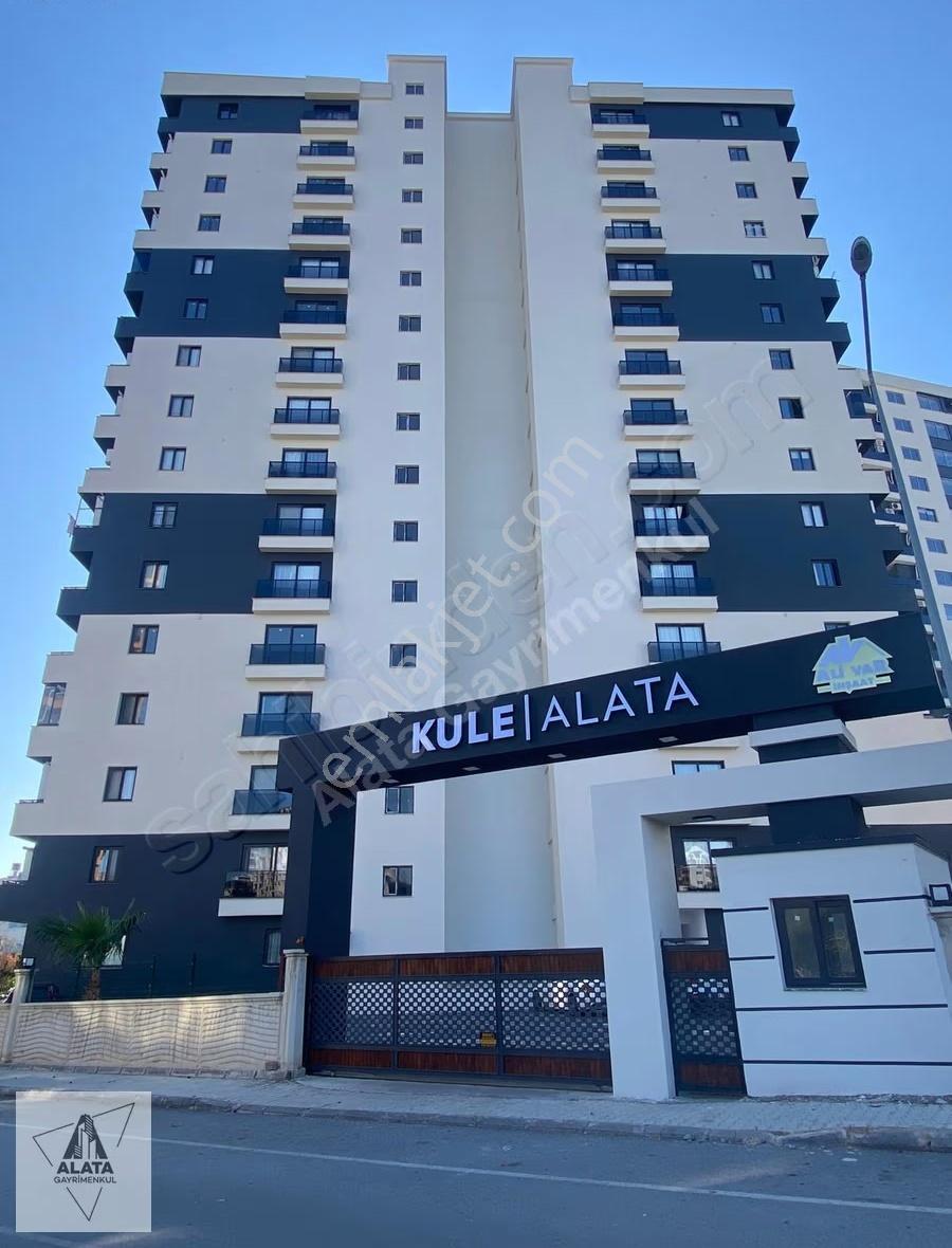 Yukarı Alata'da Kompleks Sitede Yüksek Katta Lüks 2+1 - Görsel 27