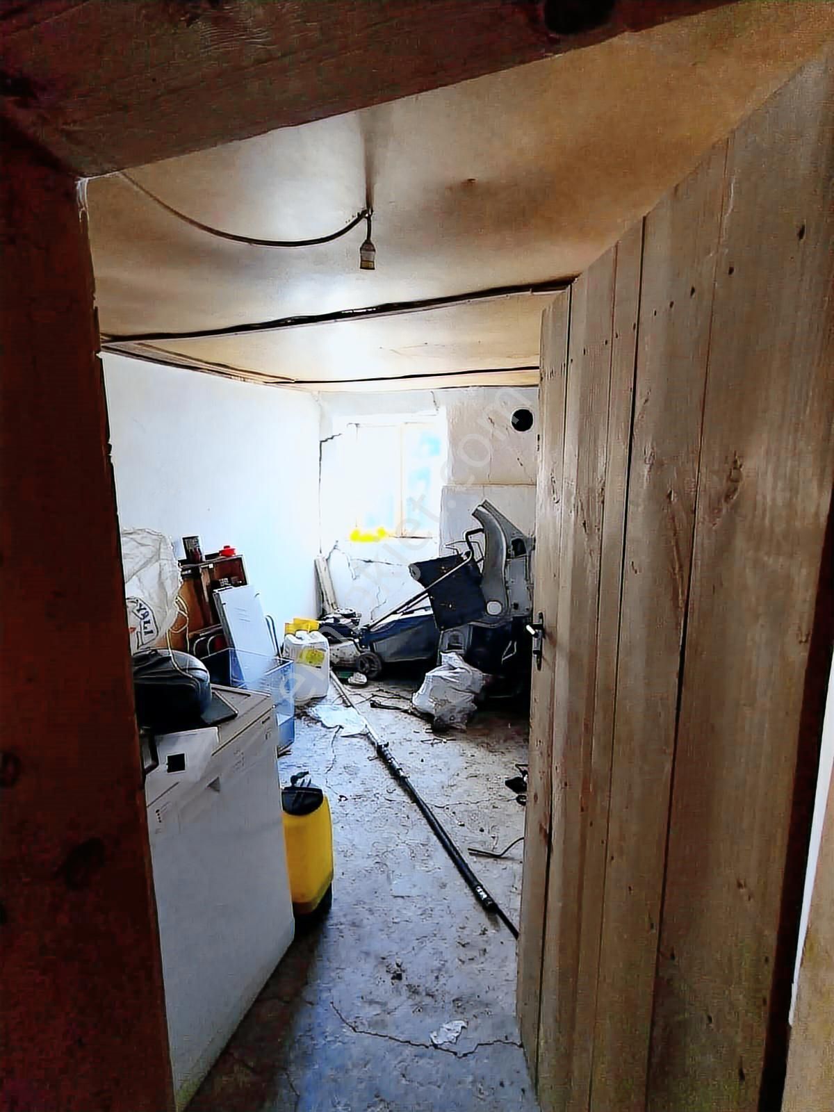 Cemiyette Harika Konumlu, 2 Katlı Satılık Müstakil Ev - Görsel 10