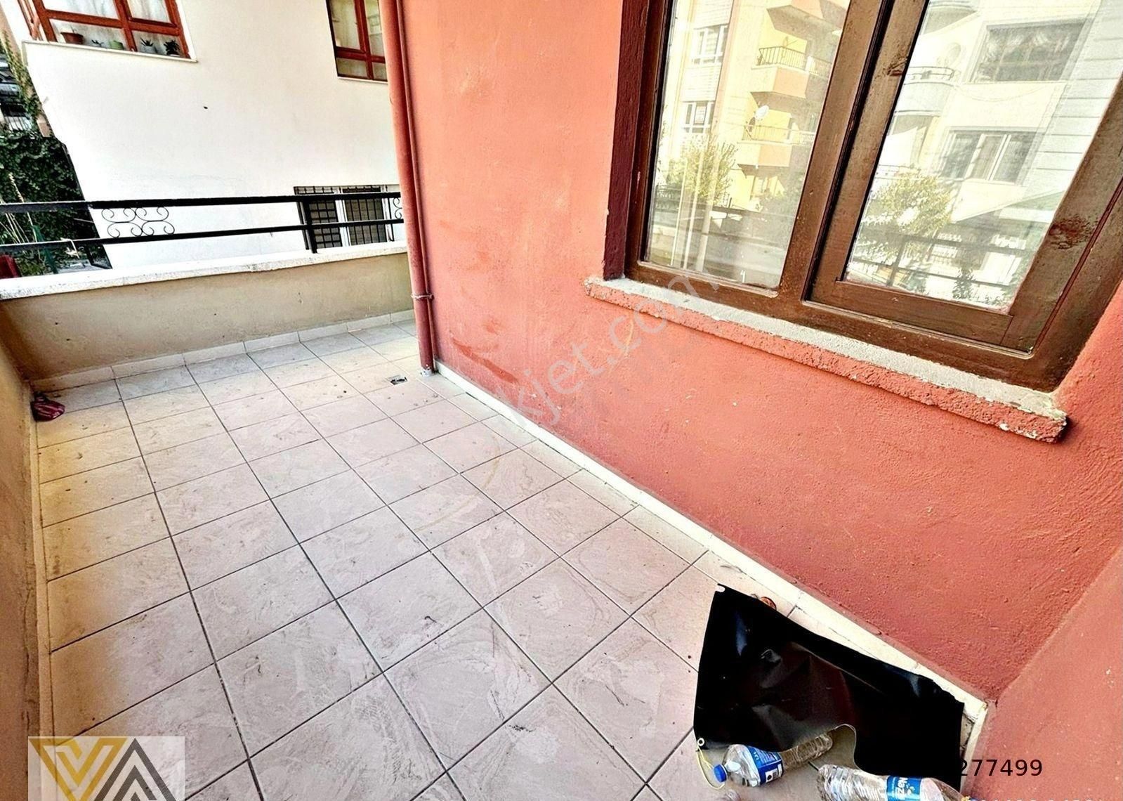 Valentia'dan Cadde Yakını Ara Katta Satılık 3+1 Daire !!! - Görsel 22