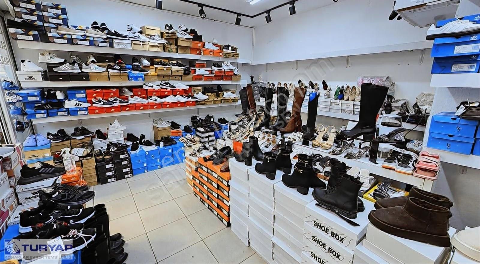 Güllük'te Devren Kiralık Ayakkabı Mağazası