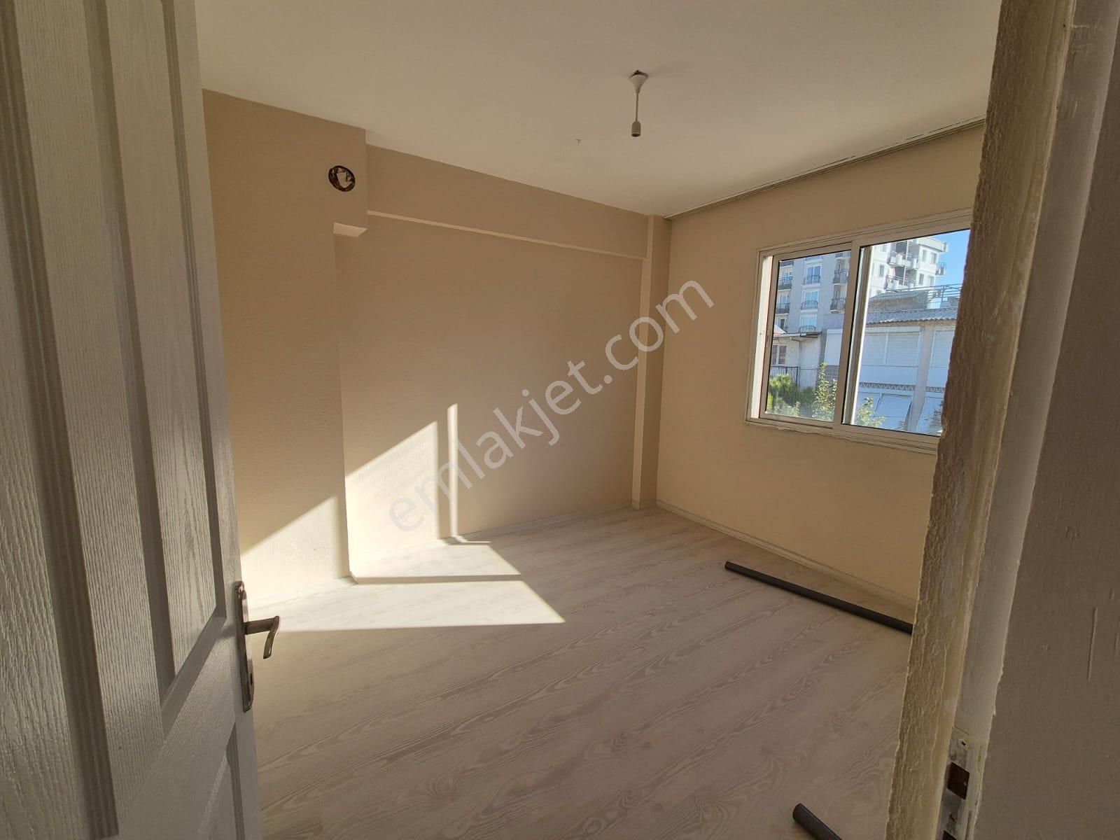 Buca Yenigün Mah. İçi Sıfırlanmış Daire - Görsel 2