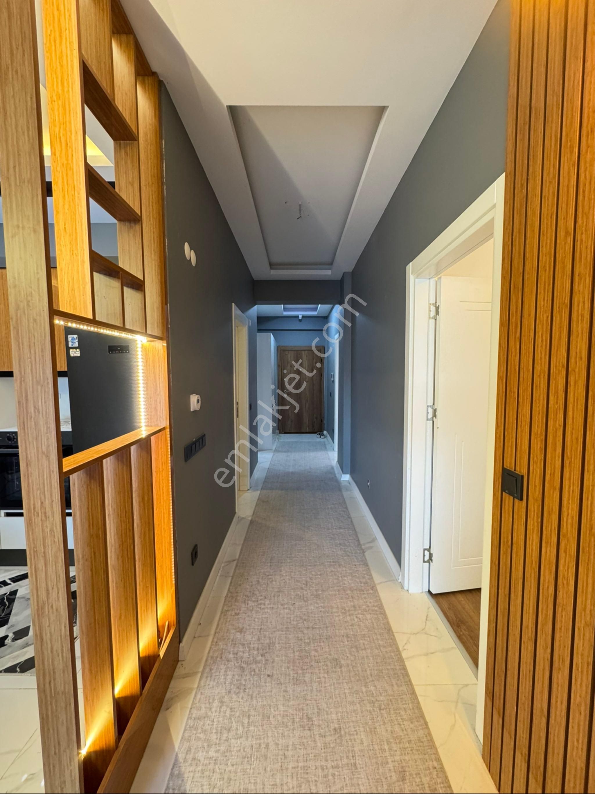 Kuşadasında Full Eşyalı Açık Kapalı Yüzme Havuzlu Özel İç Diyazynlı 3+1 Ferah Daire - Görsel 3