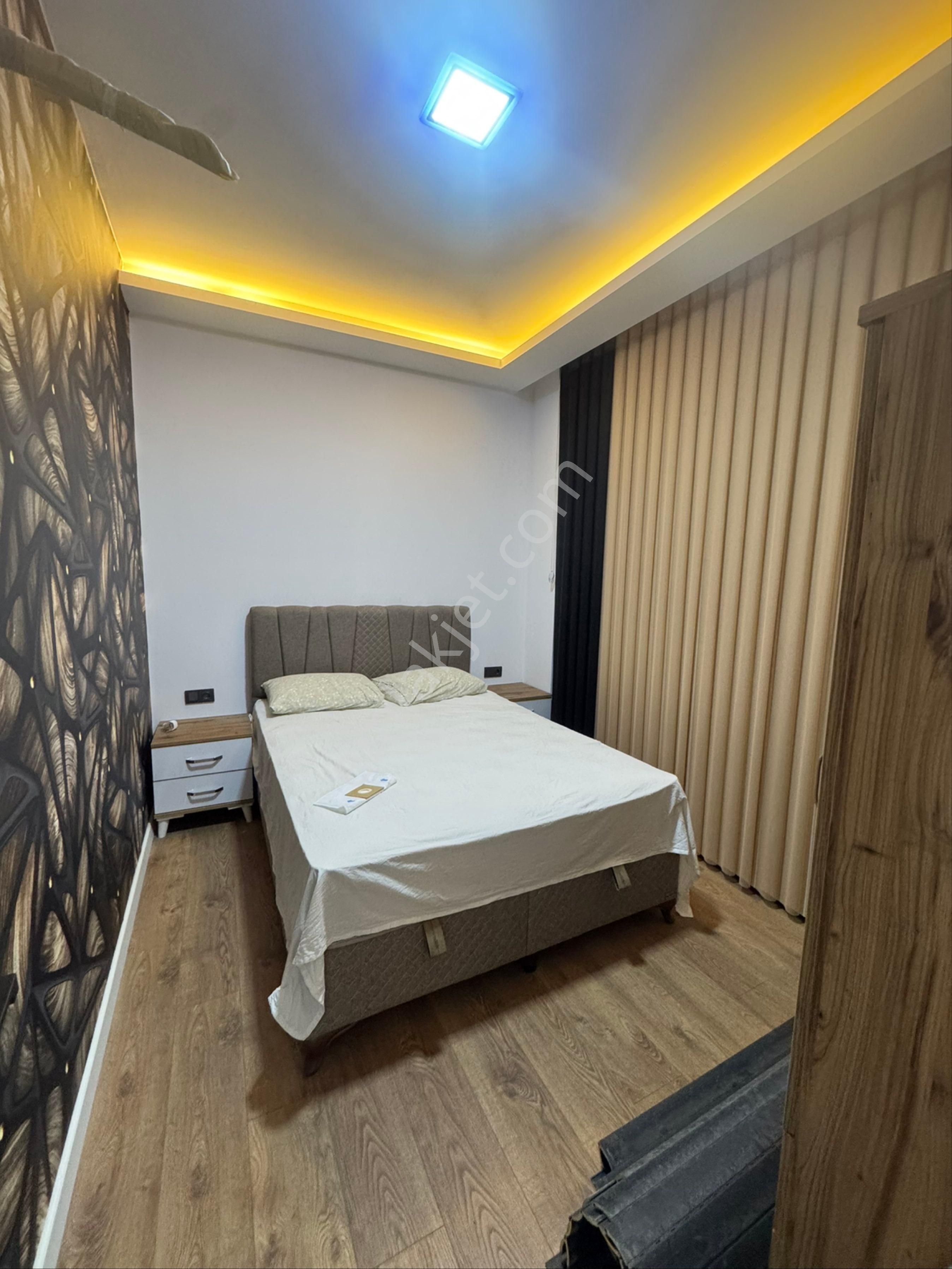 Kuşadasında Full Eşyalı Açık Kapalı Yüzme Havuzlu Özel İç Diyazynlı 3+1 Ferah Daire - Görsel 22