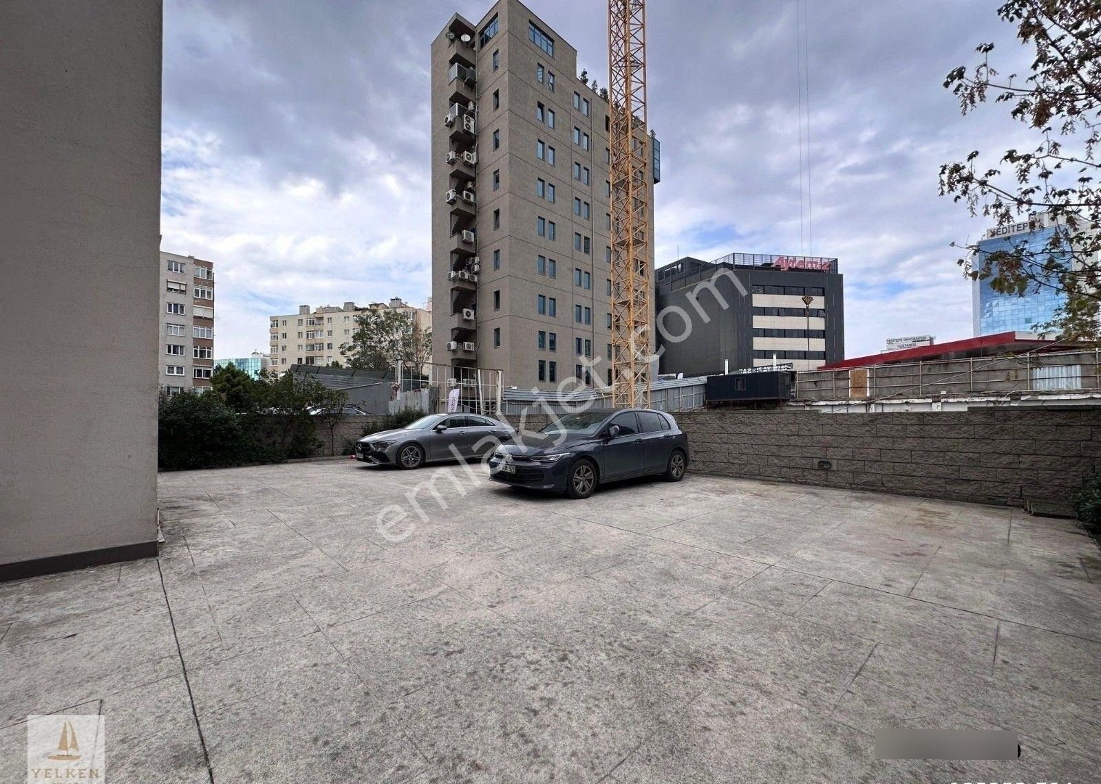 Kozyatağı'nda Metroya Yakın 3+1 Balkonlu Ebeveynli Fırsat - Görsel 32