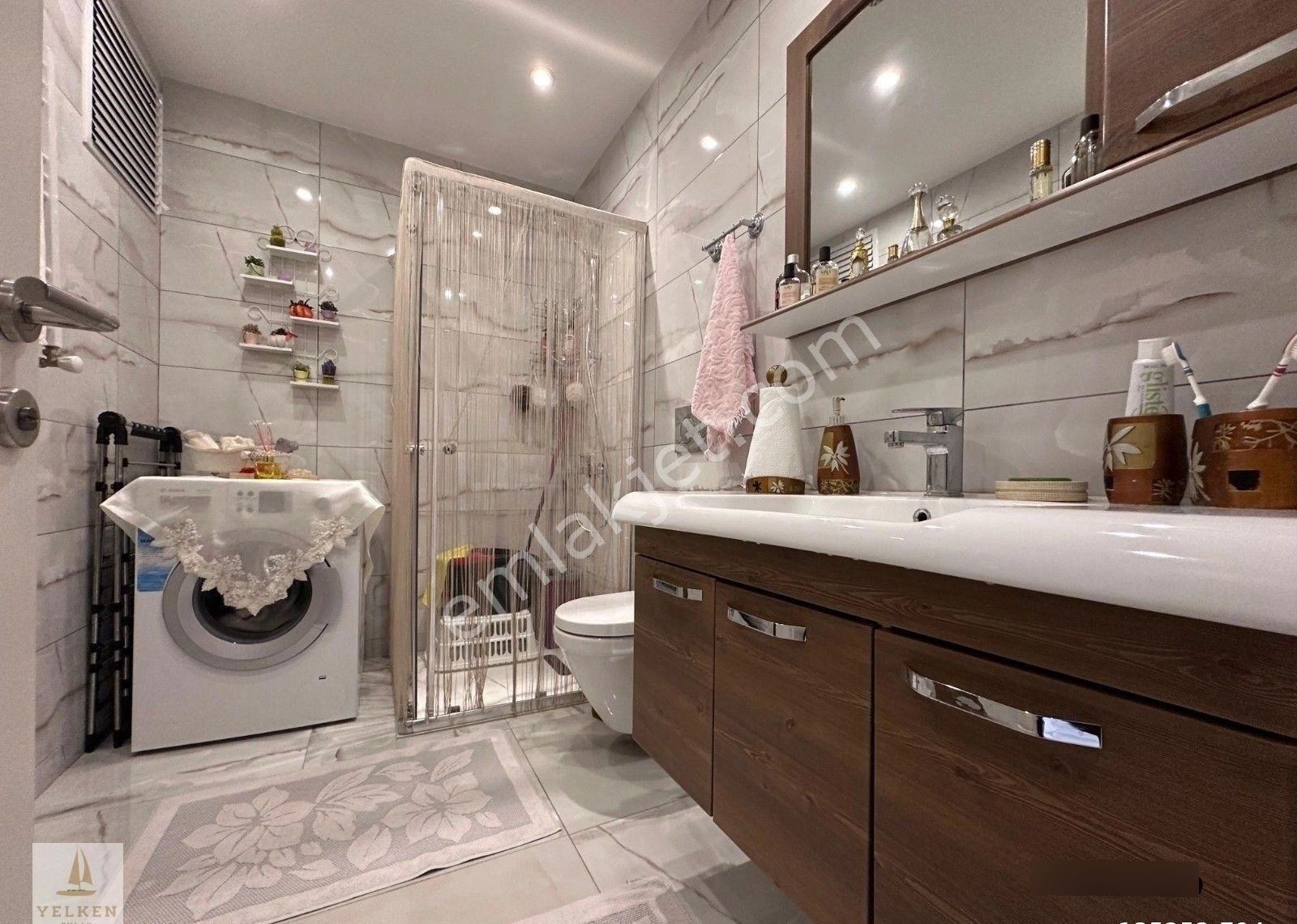 Kozyatağı'nda Metroya Yakın 3+1 Balkonlu Ebeveynli Fırsat - Görsel 13