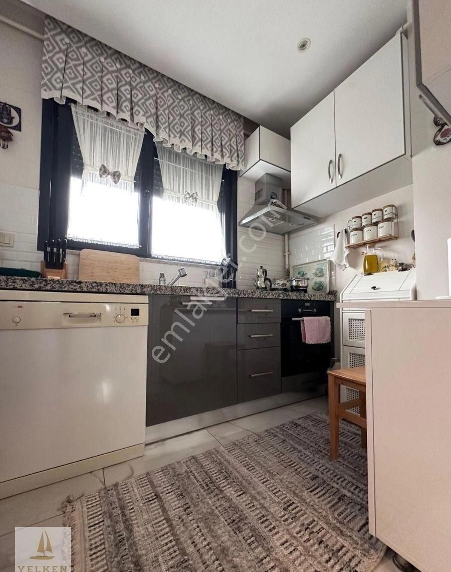 Kozyatağı'nda Metroya Yakın 3+1 Balkonlu Ebeveynli Fırsat - Görsel 24