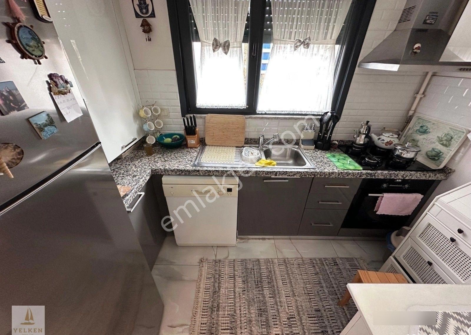 Kozyatağı'nda Metroya Yakın 3+1 Balkonlu Ebeveynli Fırsat - Görsel 6